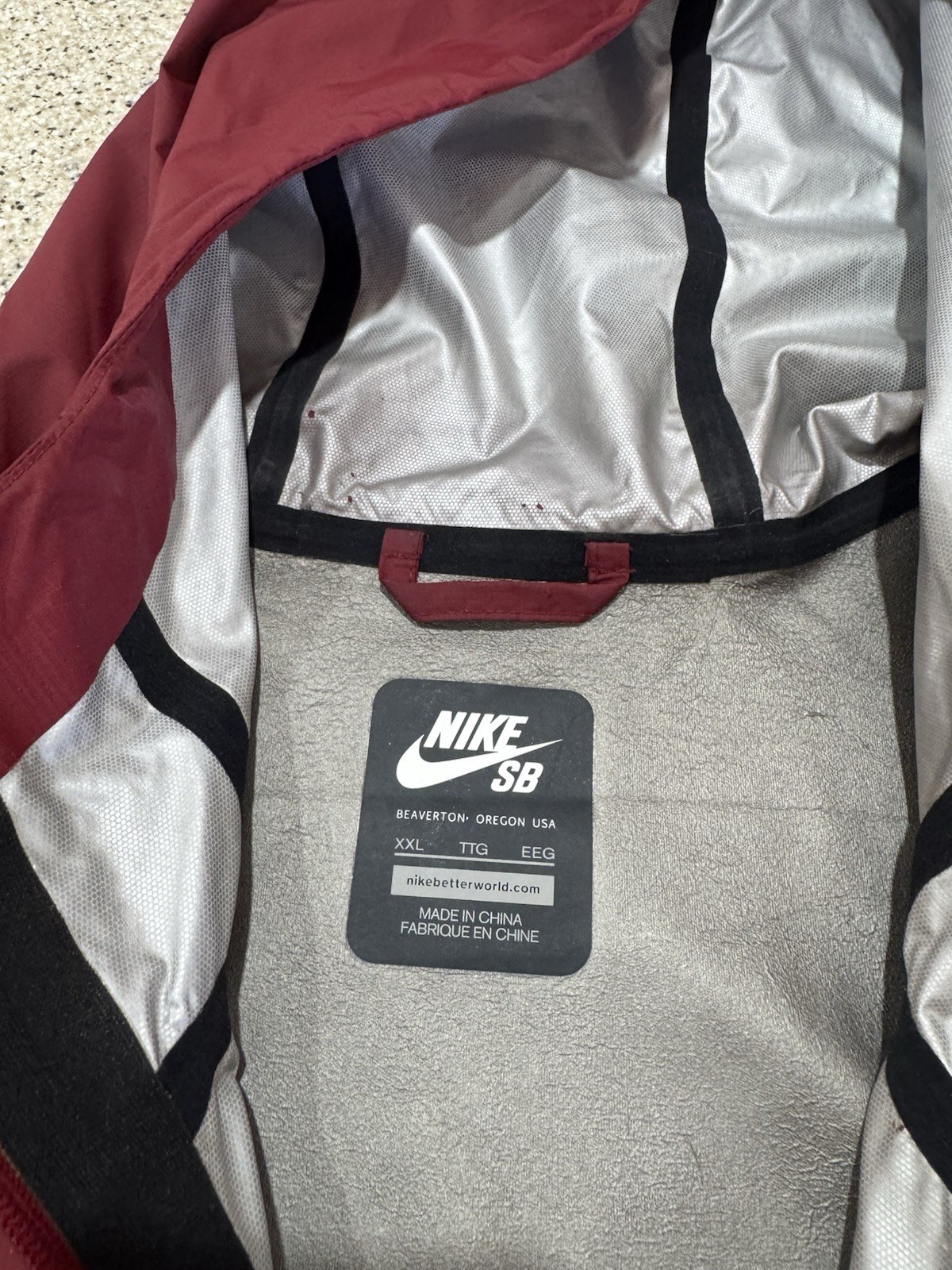 Men’s Nike Sb Rare Water Resistant Windbreaker With Water Tight Zippers XXL