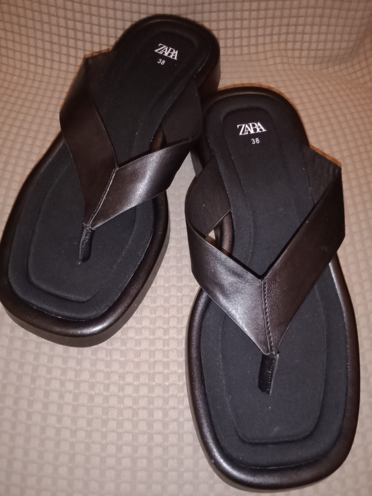 Zara Womens Black Leather Open Toe Slip-On Thong Platform Sandals Size EUR 38