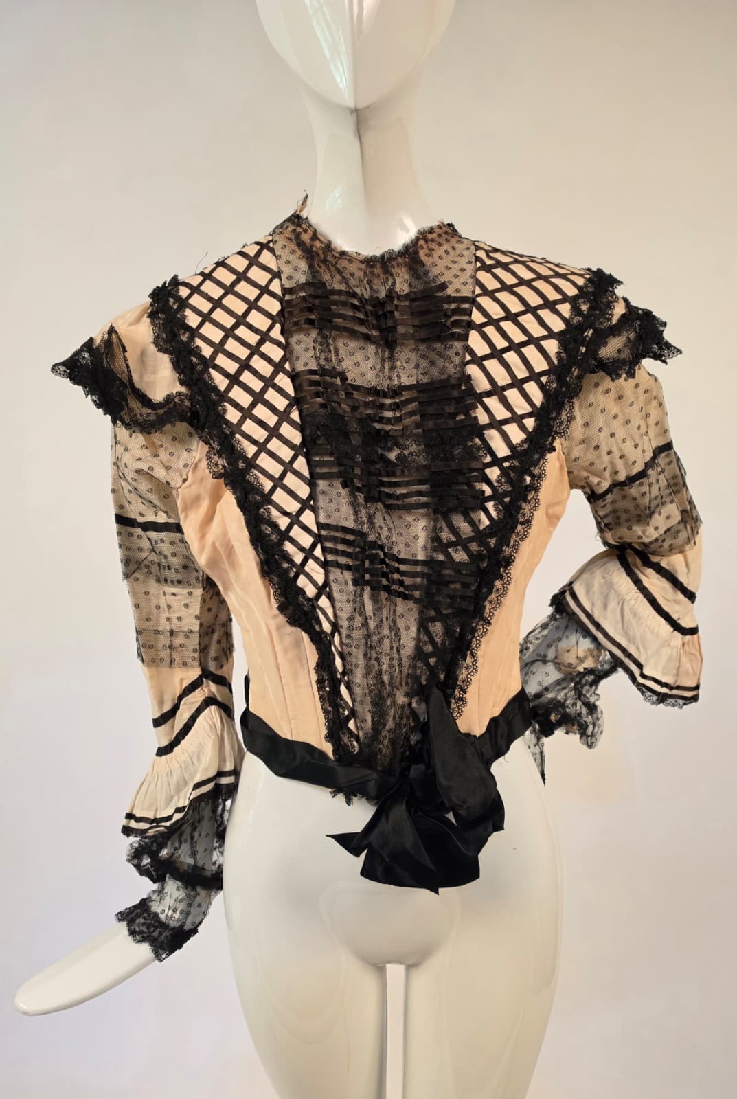 EARLY EDWARDIAN IVORY + BLACK BODICE W LATTICE LAPEL DETAILS