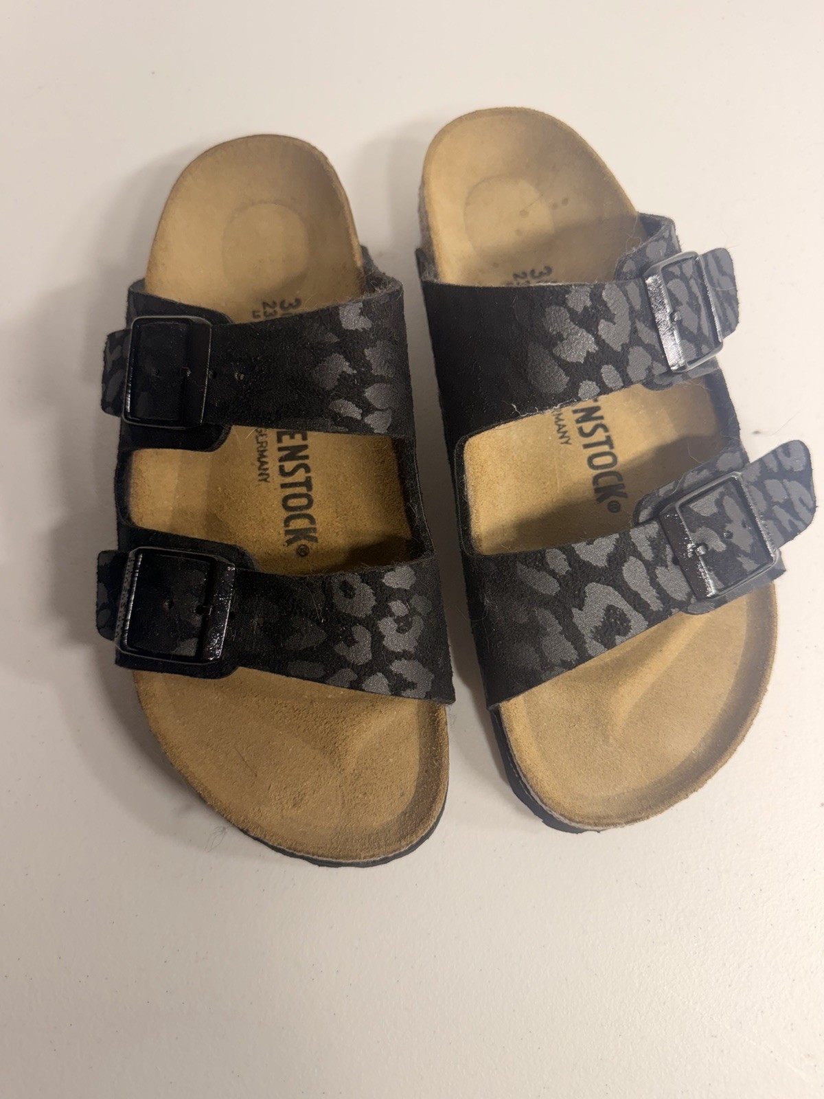 BIRKENSTOCK ARIZONA LEO BLACK LEOPARD SLIDE SANDALS size 36