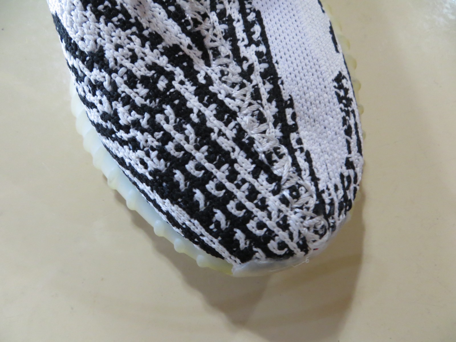 Size 6.5 – adidas Yeezy Boost 350 V2 Low Zebra