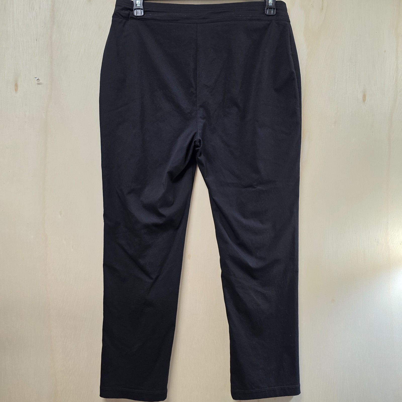 Weekends by Chico’s Pull On Pants Size 1.5 US 10 Black Stretch Zip Pocket Casual