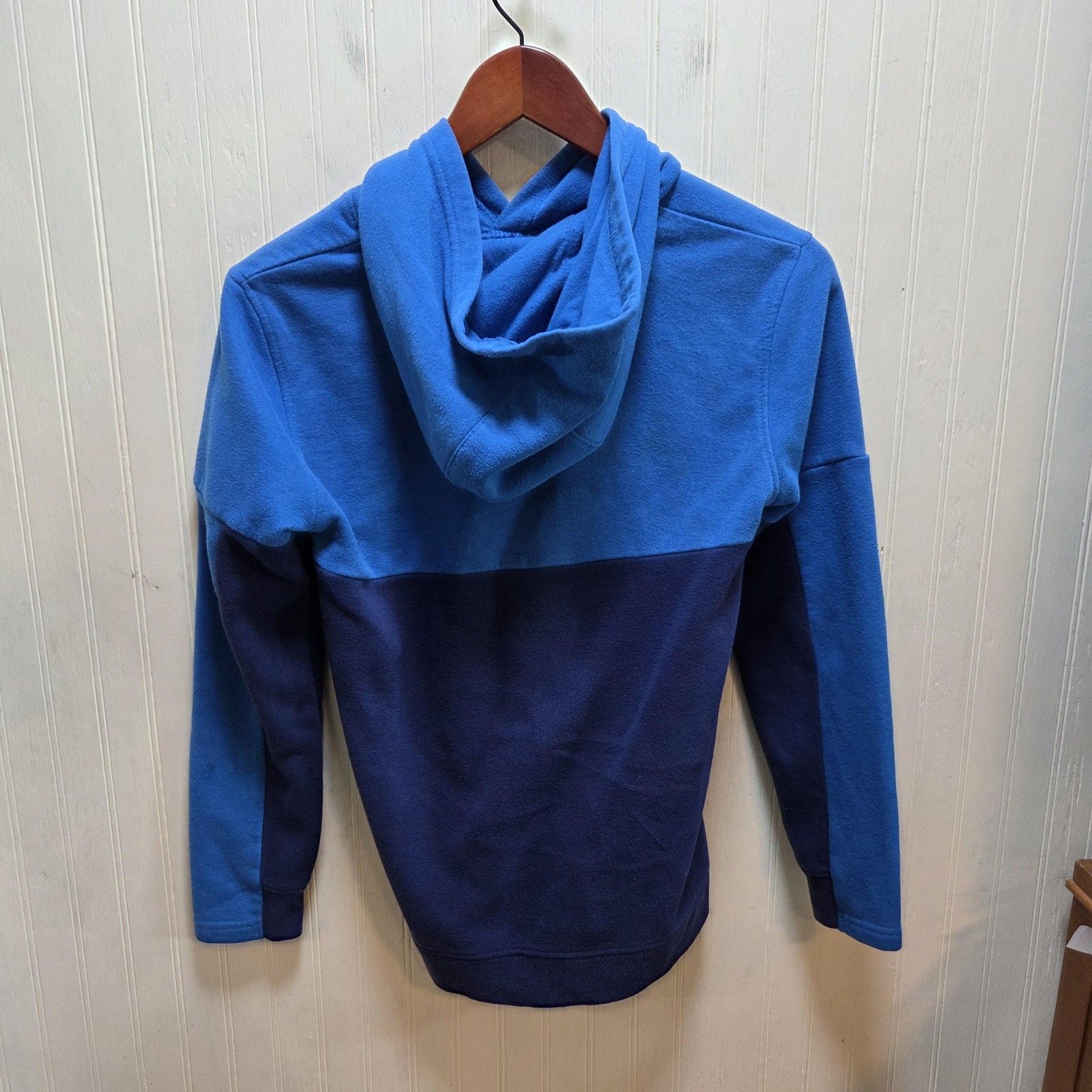 Umbro Hoodie Boys 12-14 Blue Fleece Pullover Kangaroo Pocket Logo Sweatshirt