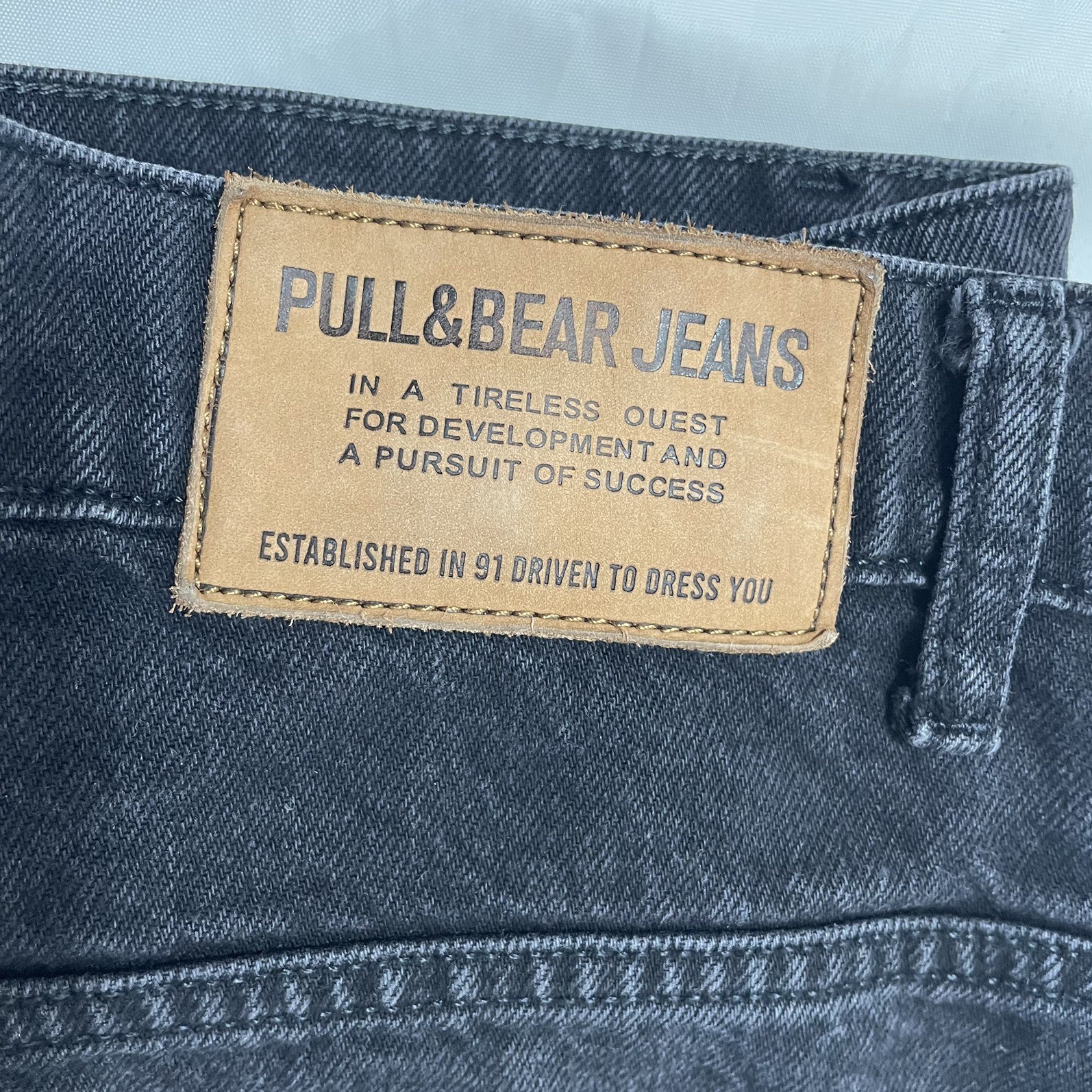 Pull & Bear Women’s High Rise Skinny Jeans Size 30– washed Black Denim