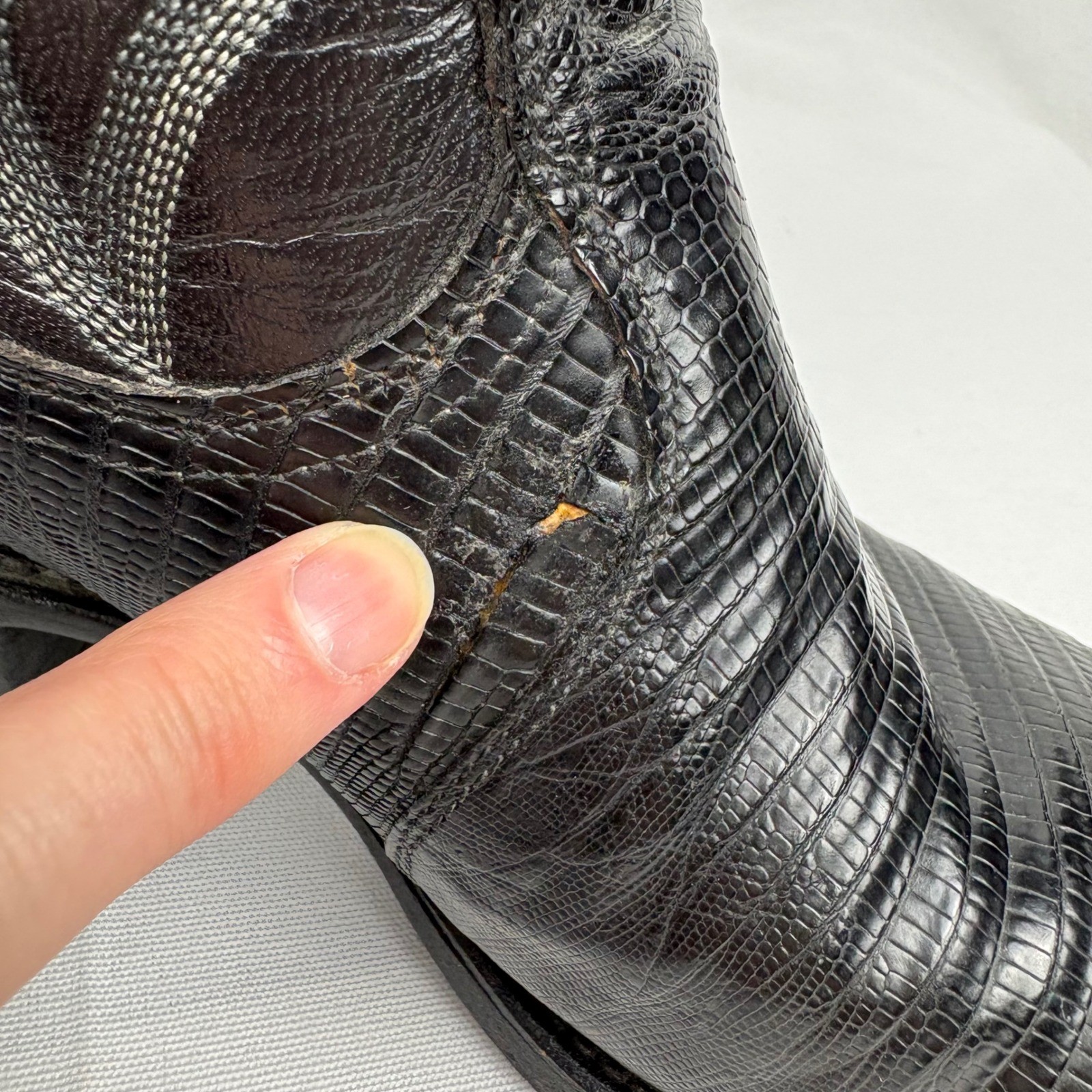 Vintage Dan Post Cowboy Boots Teju Lizard Size 8EW Black Exotic 350J Pointed Toe