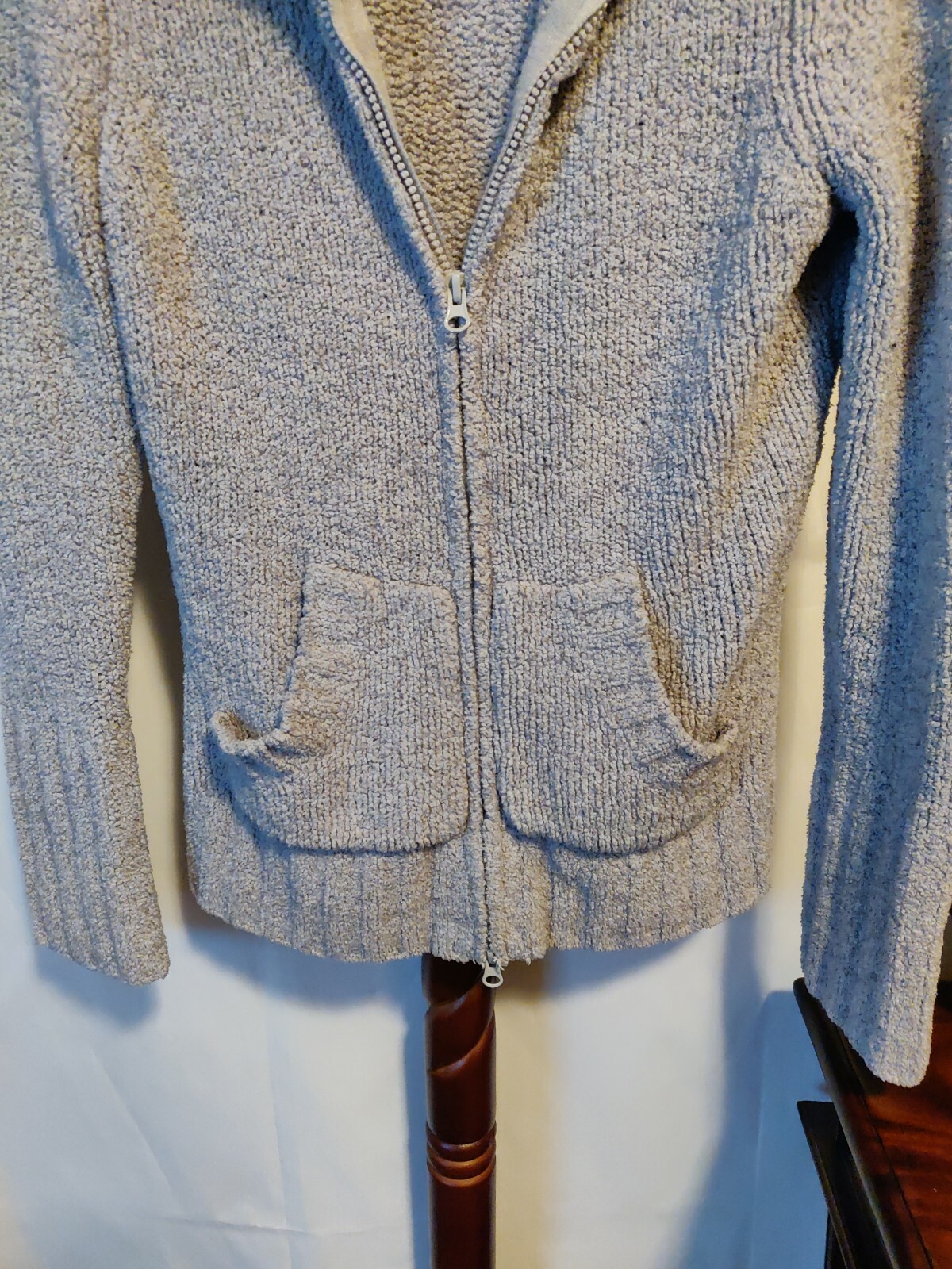 Maurices women’s size S sweater gray LS collared zip up 2 front pockets EUC