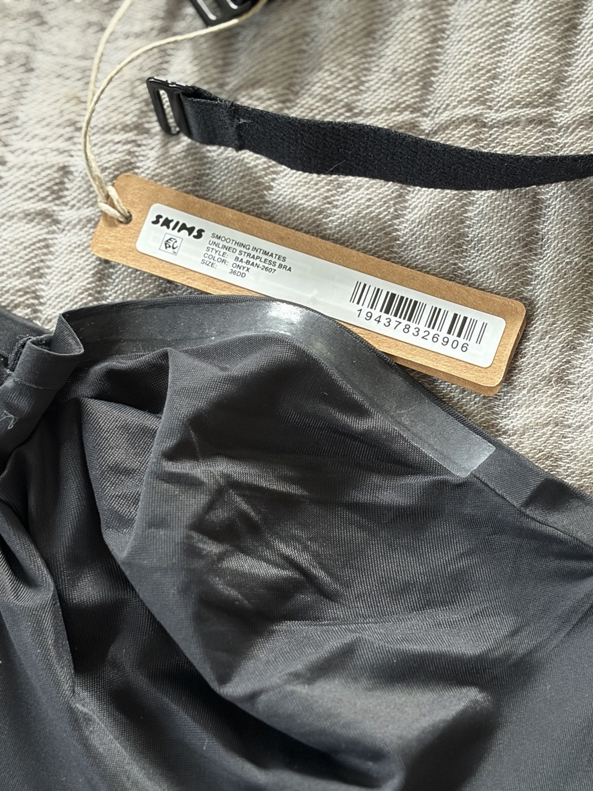 NWT~SKIMS SMOOTHING UNLINED STRAPLESS BRA~ONYX BLACK~SIZE 36DD~BA-BAN-2607