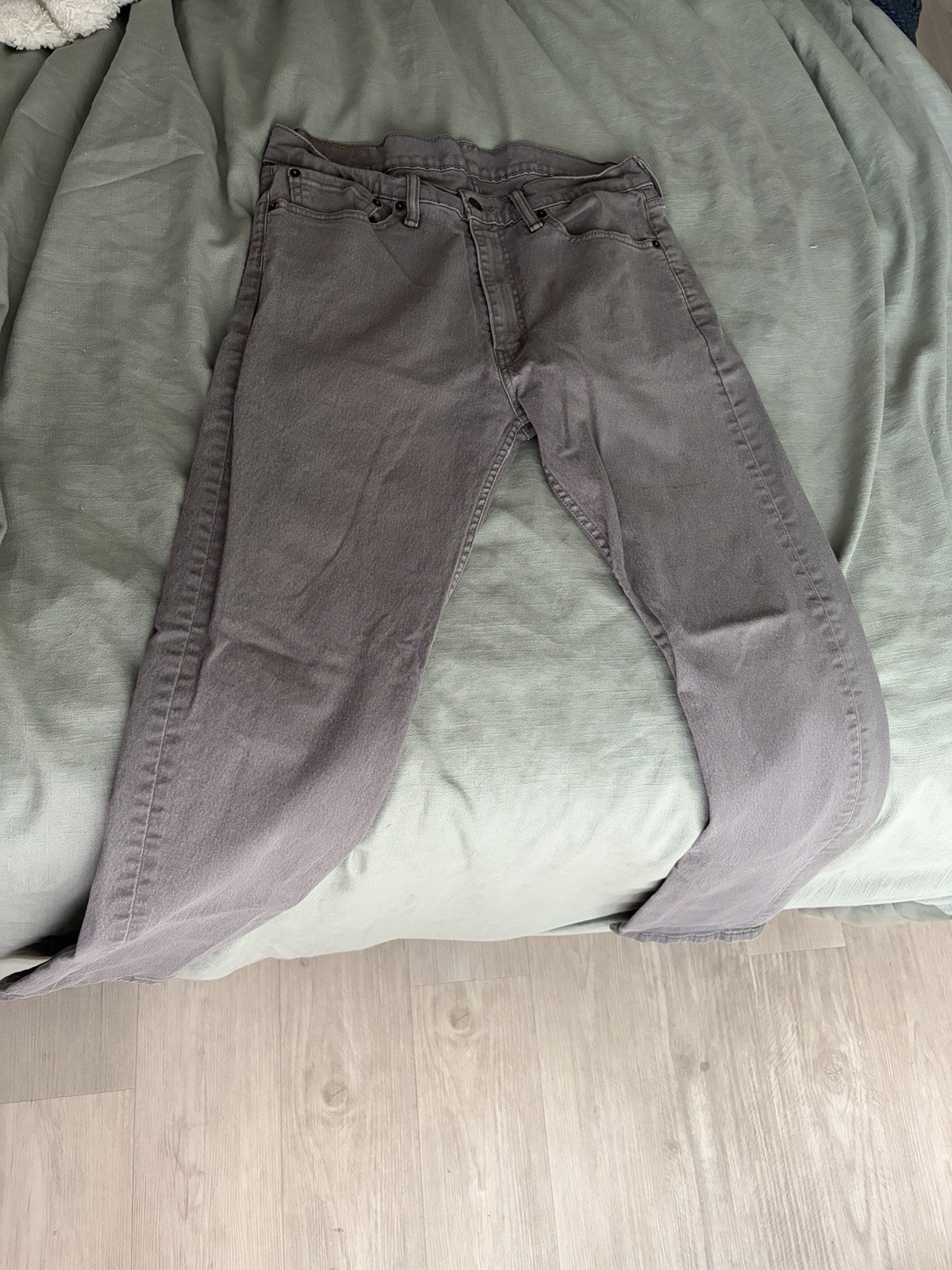 Levi’s Men’s Gray Slim Fit Straight Leg Mid Rise Denim Jeans 5-Pocket