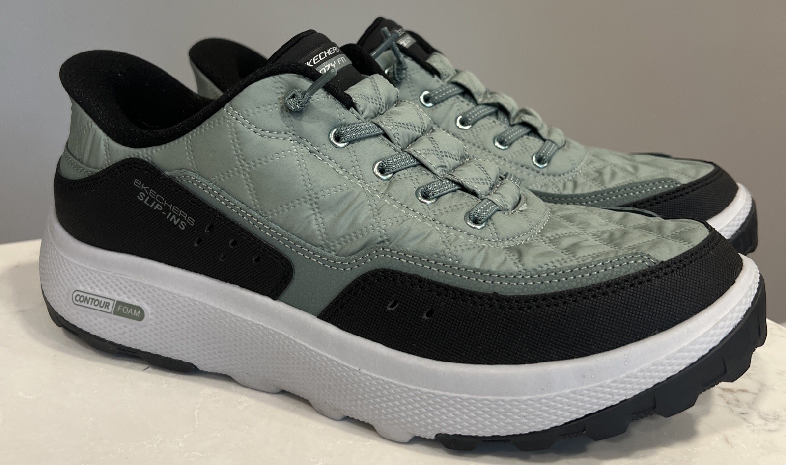 Skechers Slip-ins Contour Foam Cozy Fit Quilted Sneakers Sage GreenBlack 9.5 EUC