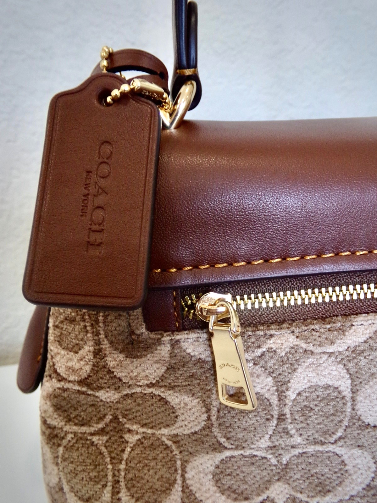 New Coach Handbag, Leather, Vintage Brown, Khaki & Gold in Signature Chenille