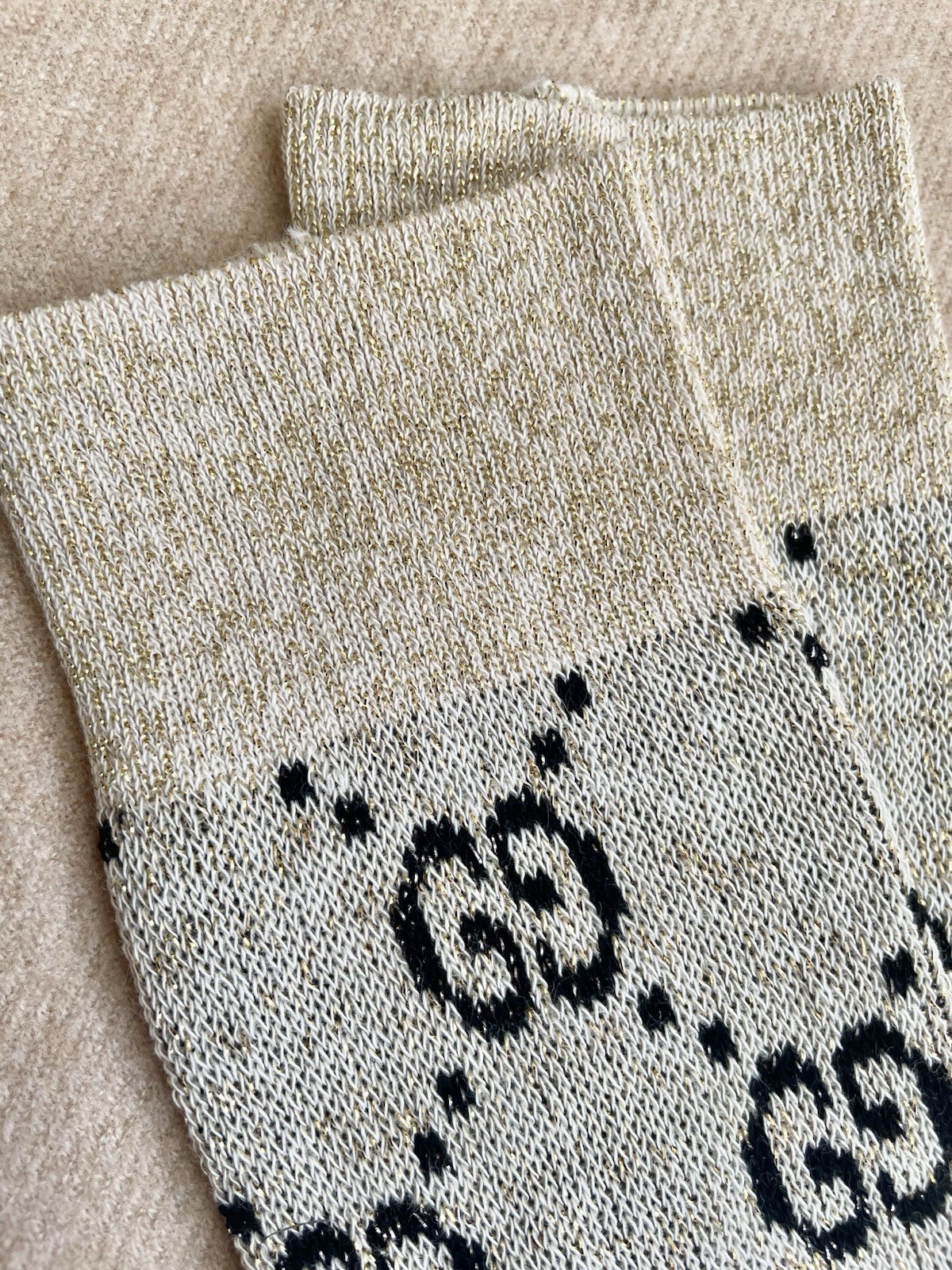 Brand new Gucci GG Logo Glittery Socks Beige Women’s Size M 9 (20-22cm)