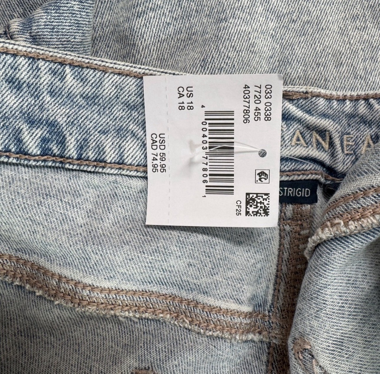 American Eagle Strigid Mom Short Super High Rise Light Wash Distressed Sz18