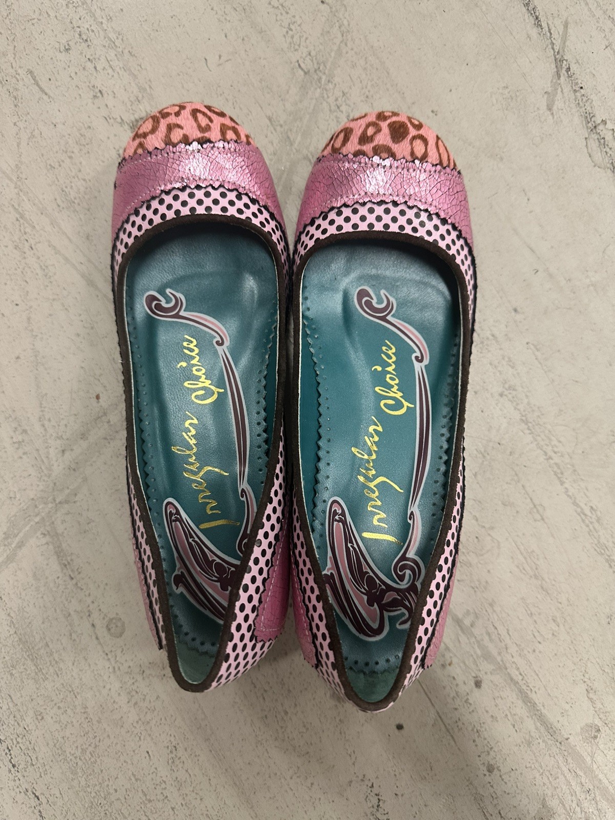 Irregular Choice US6.5 Women’s Leather Almond Toe Kitten Heel Pumps Pink/Black