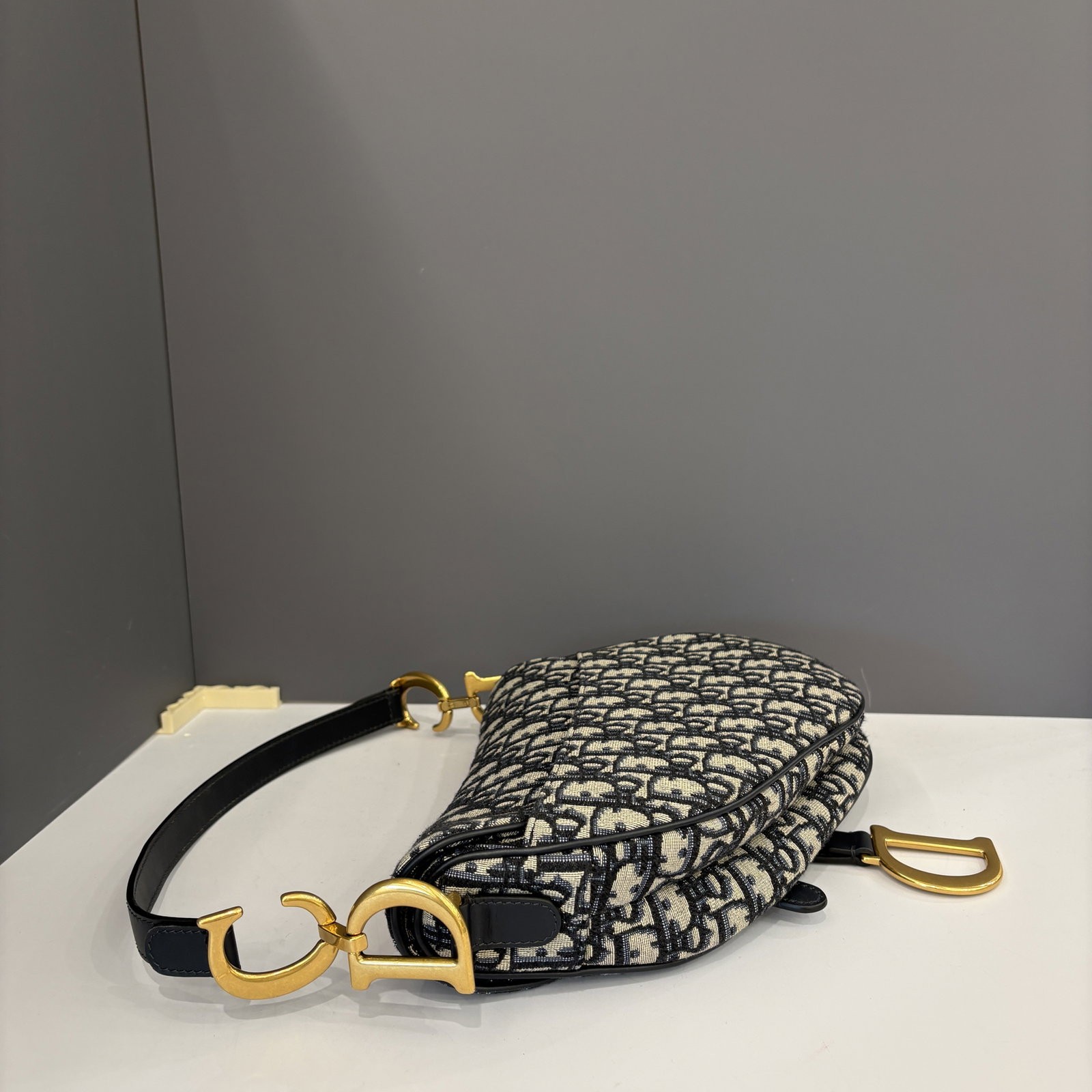 Dior Medium Saddle Bag Beige Navy Oblique (zh052626a3)