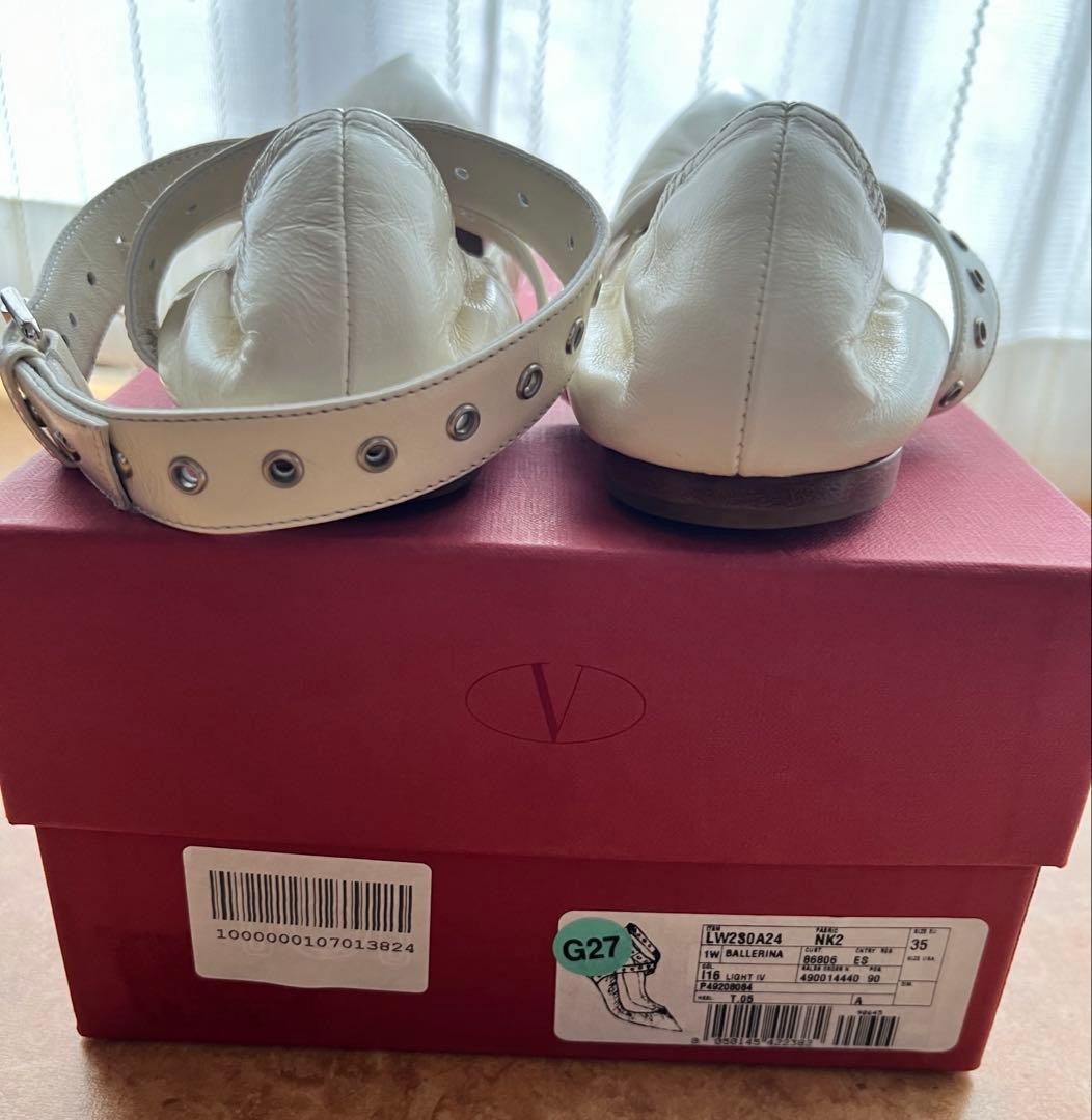 Valentino Garavani Love Latch Ballet Flats Ivory Leather 35EU 22.5cm New/Unused
