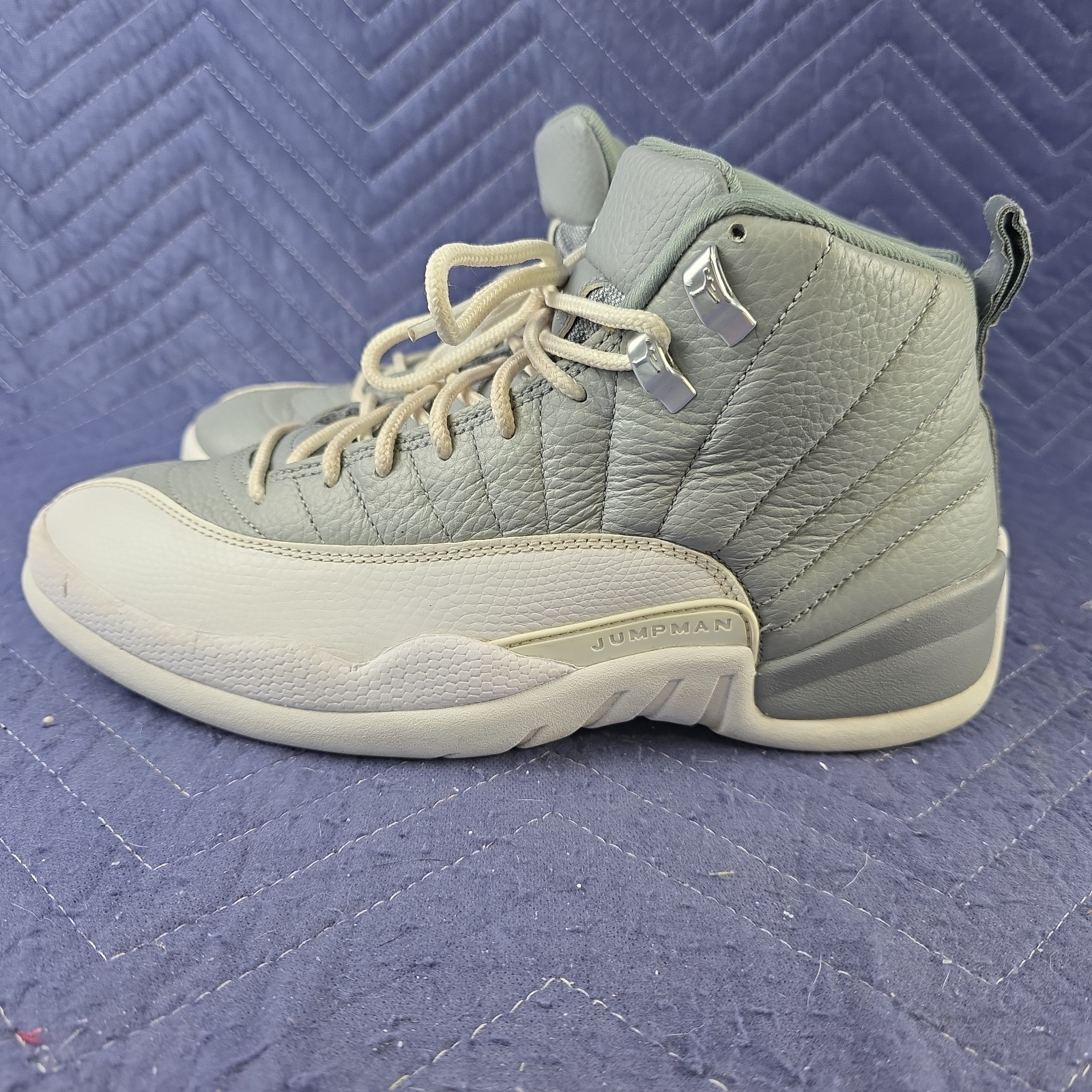 AIR JORDAN 12 RETRO “STEALTH” — MEN’S SIZE 9 • PRE‑OWNED • OG GRAY HEAT