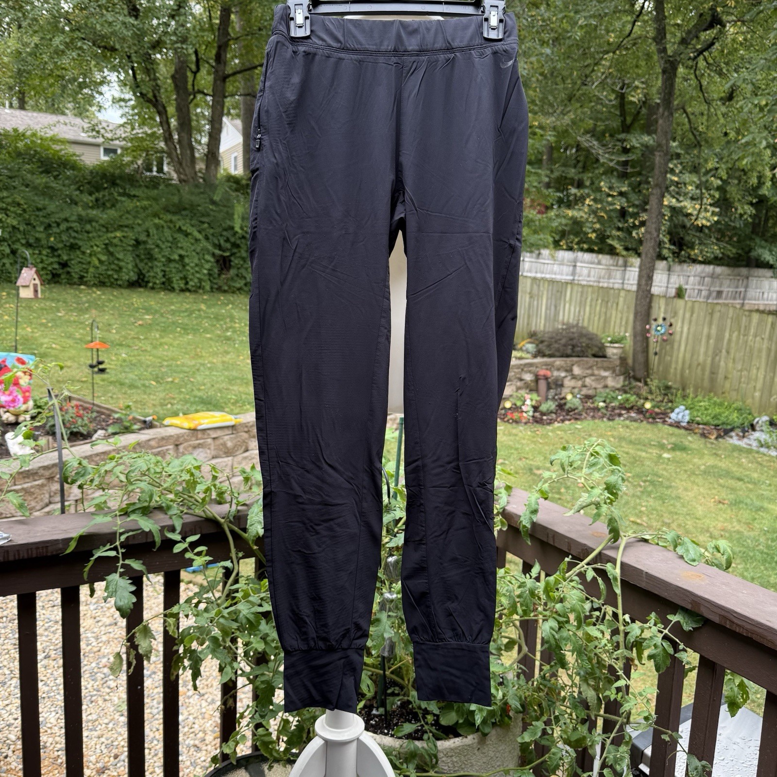 nike fit black pants black S Small 80% nylon 20 % spandex Joggers 1 Side Pocket