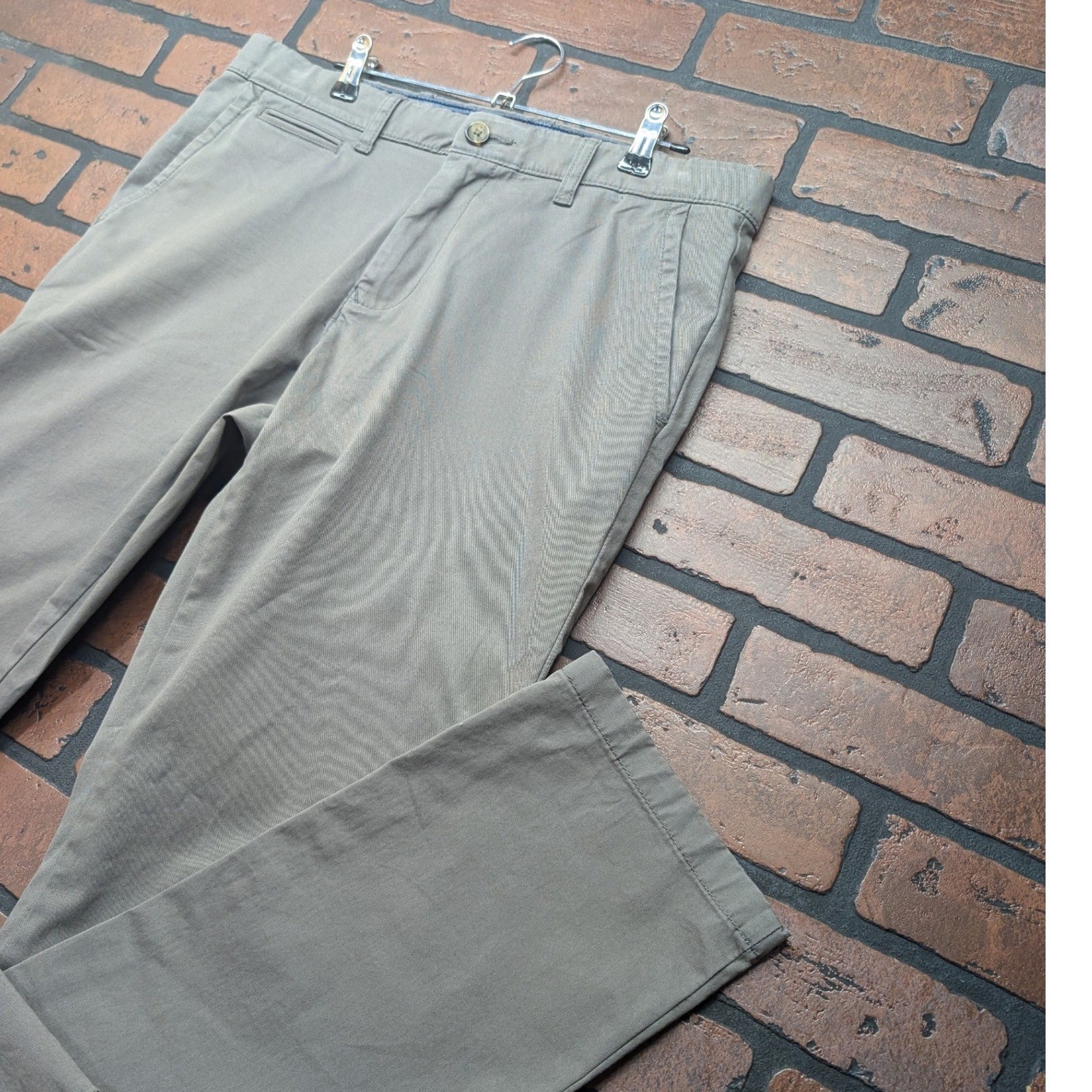 Tommy Hilfiger Men’s 33×32 Slim Fit THFlex Stretch Gray Chino Pants