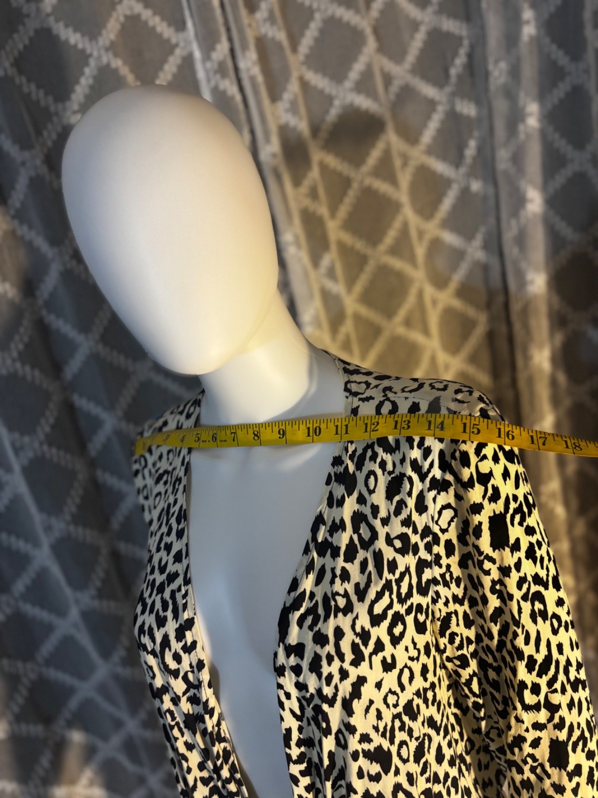 Womens Maurices Cheetah Print Open Pullover Long Sleeve Tie Front Top Size M.