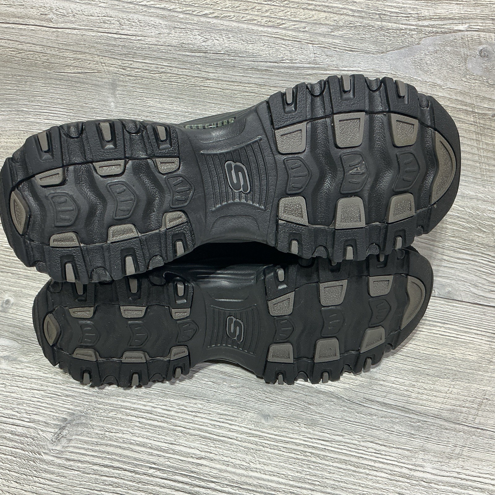 Skechers D’Lites Play On Black Womens Size 9 Wide Fit Sneakers 11949W