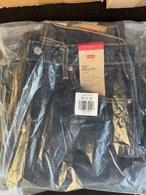 Levi’s 505 Mens Regular Fit Jean Nail Loop Knot-Dark Indigo, 30 x 32 NEW SEALED!