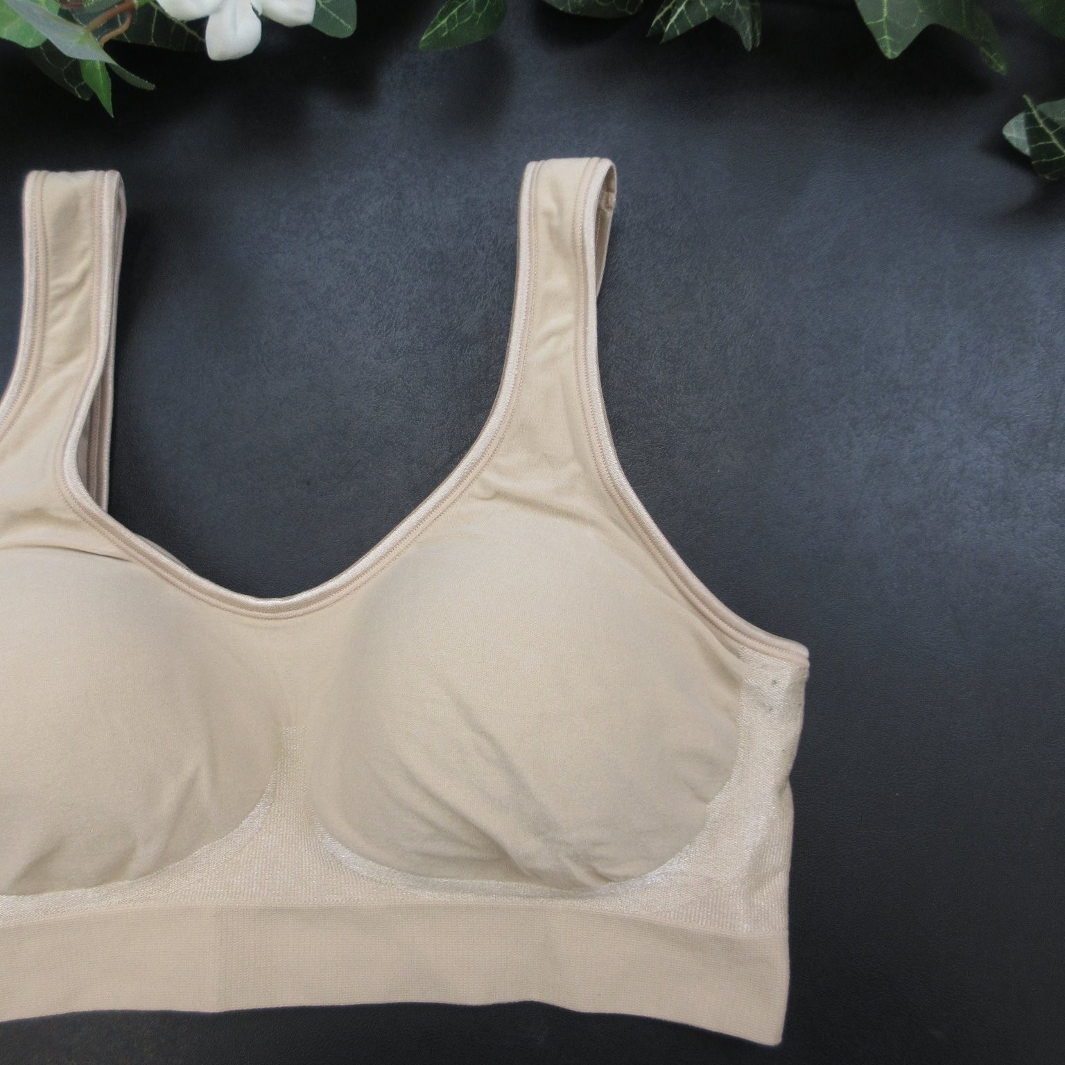 BALI Bra Women’s Beige L Wireless Seamless Nylon Spandex Padded Comfort