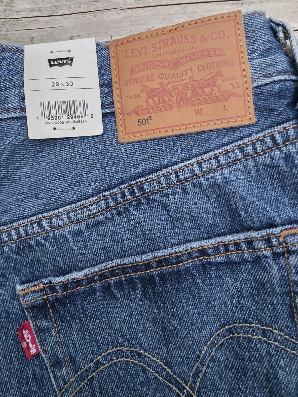 Levi’s 501 Premium Big E Reproduction Button Fly Men’s Jeans 28×30 With Tags