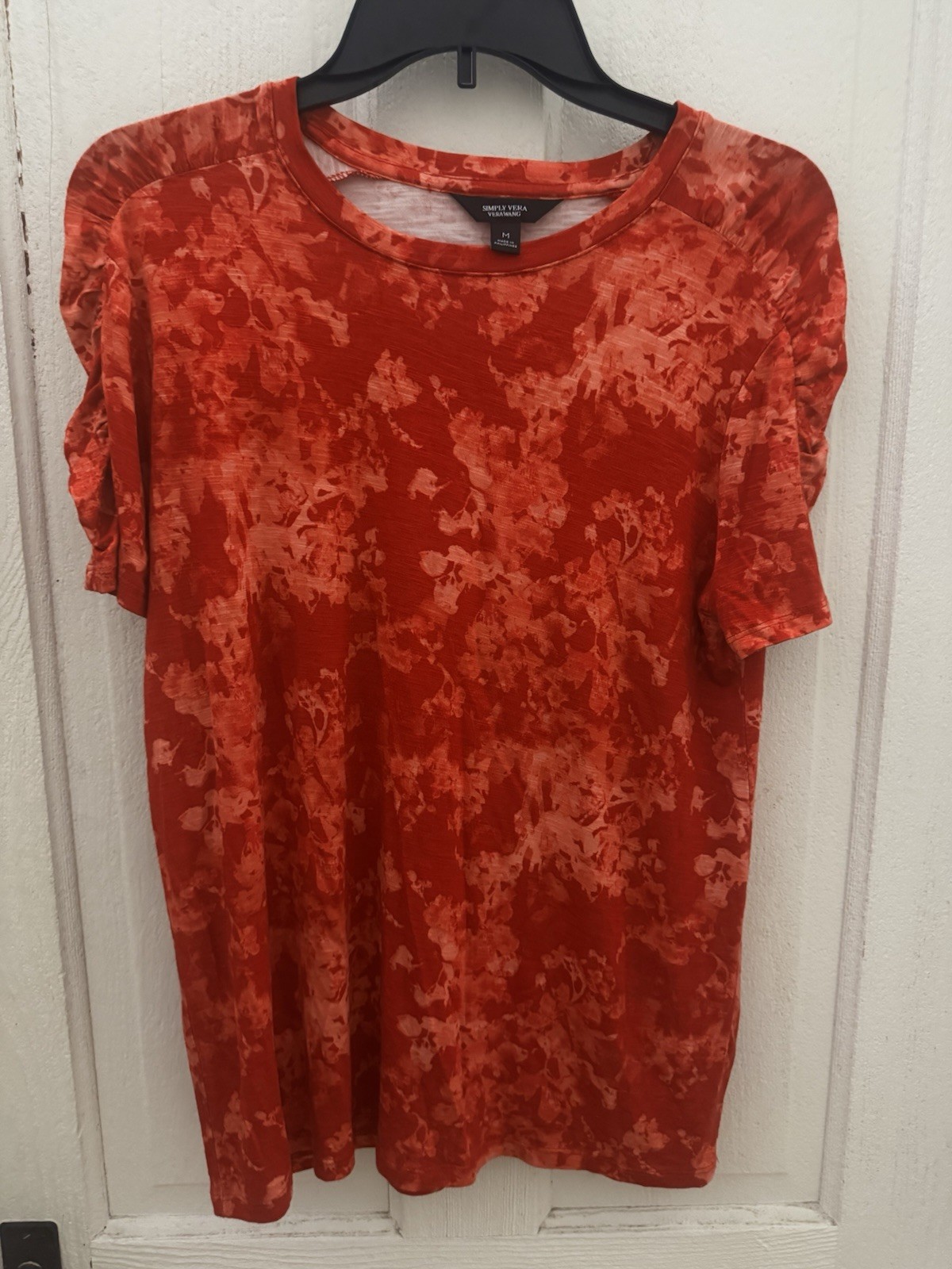 Simply Vera Vera Wang Women’s Red Floral Crew Neck Ruffle Short Sleeve T-Shirt M