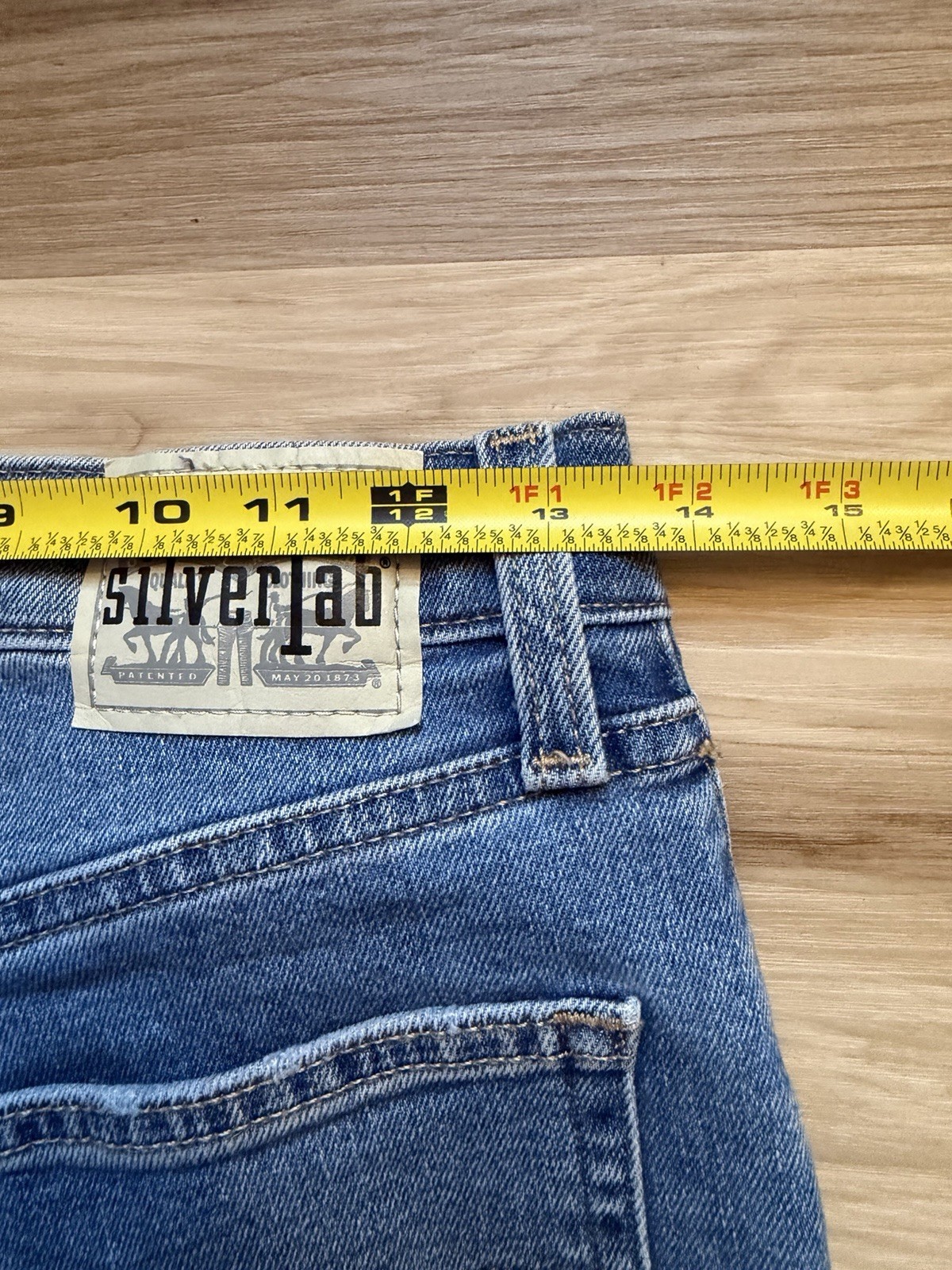 Levi’s SilverTab Mom Jeans Women’s 27×27 High Rise Distressed Light Wash
