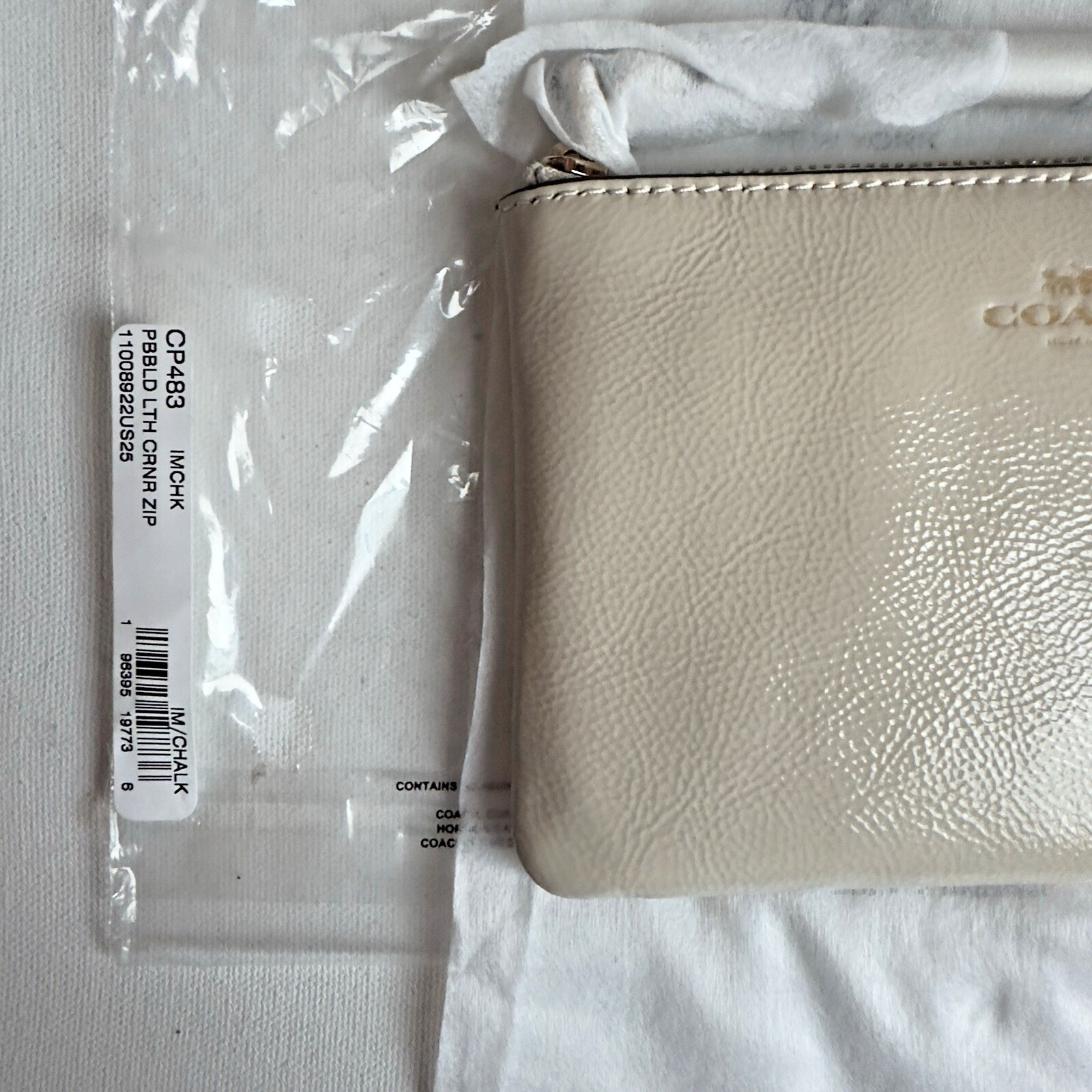 COACH CP483 Corner Zip Wristlet Chalk White Pebbled Leather Small Pouch Clutch