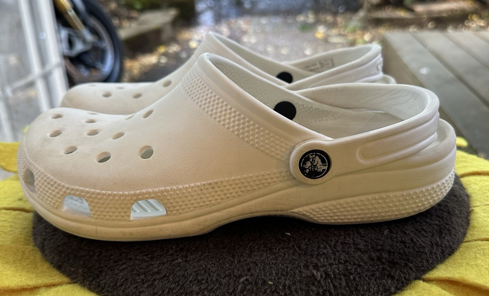 Crocs Classic White Clog Sandals Men’s US 7 Slip-On Straps MPN 10001