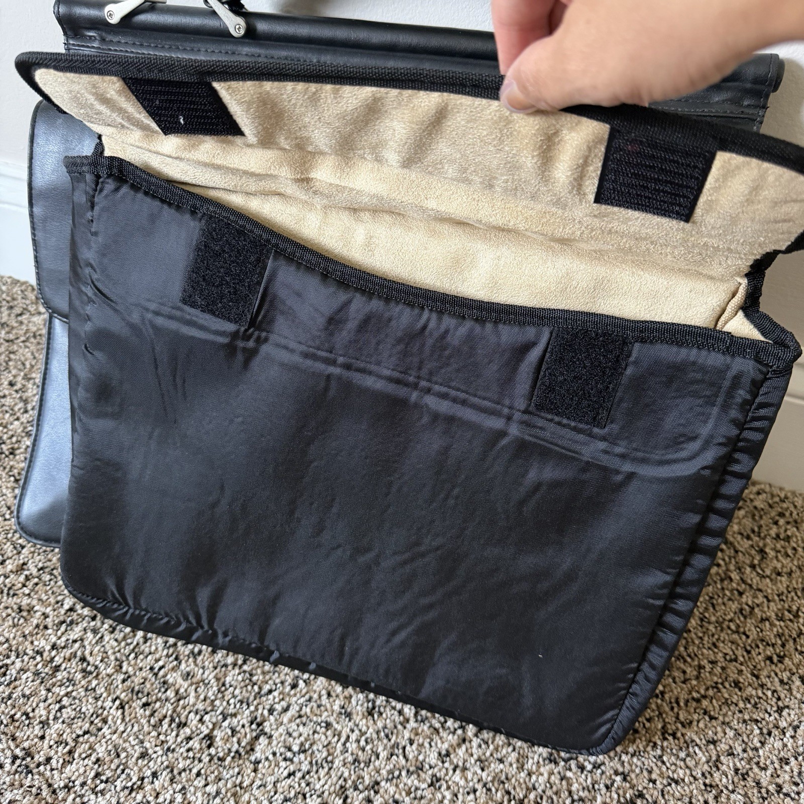 Toppers Black Briefcase/Document Case Push Lock Zip Top Handle Inner Pockets