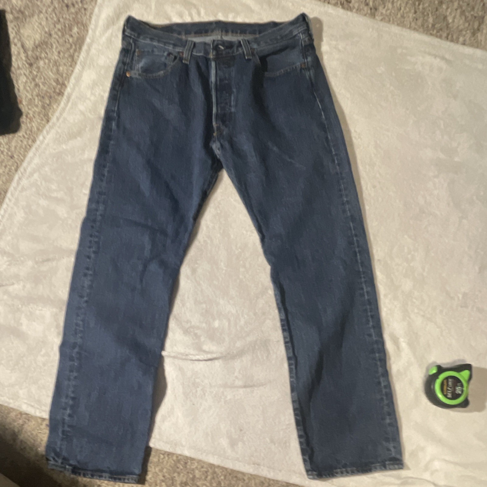 Levi’s 501 Jeans Button Fly Straight Fit Regular Medium Wash