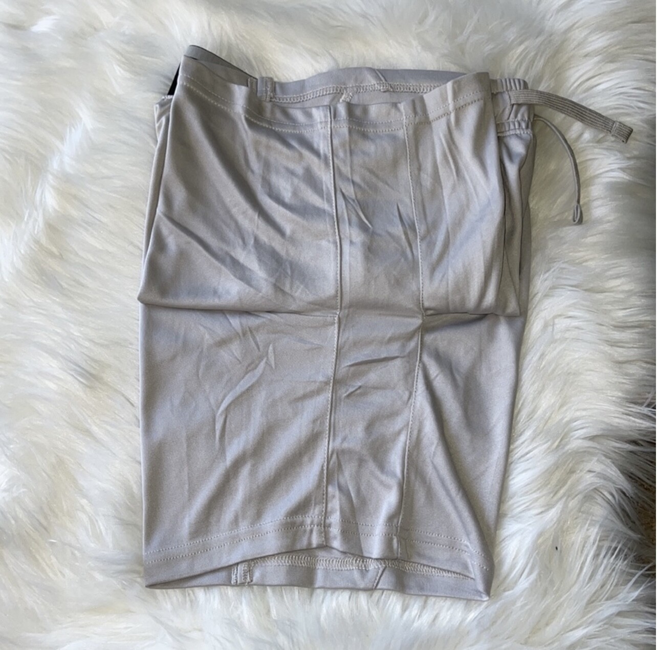 Dri-power 360 Boys Core Short Russell. Available in size M(8) & XL (14-16). NWT
