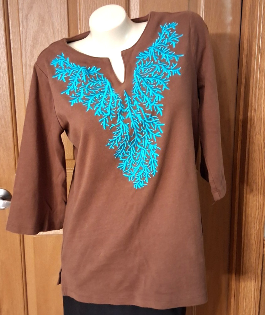 Quacker Factory Tee Brown Scoop Neck V Cut Embroidery Bracelet Sleeves Misses M
