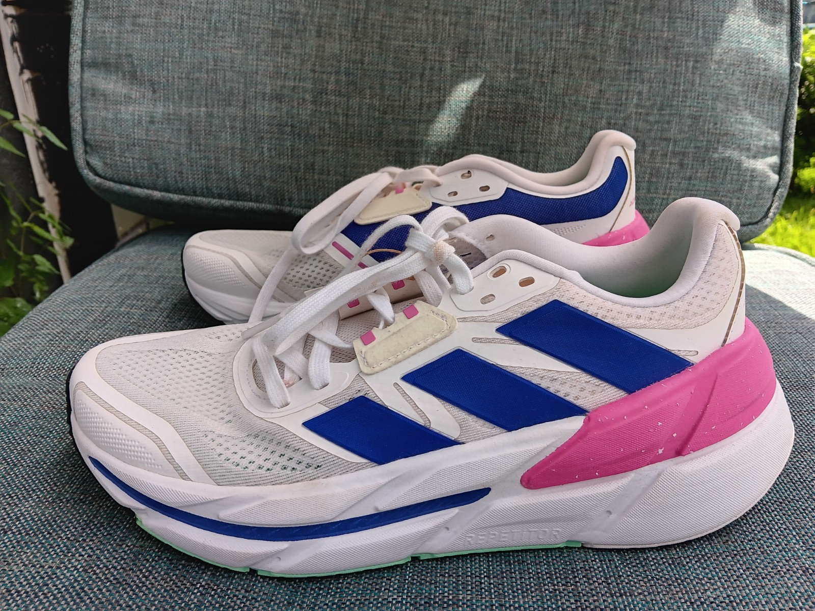 NWT MENS ADIDAS ADISTAR CS M SZ 8.5 Running Shoe White/Lucid Blue/Lucid Fushia