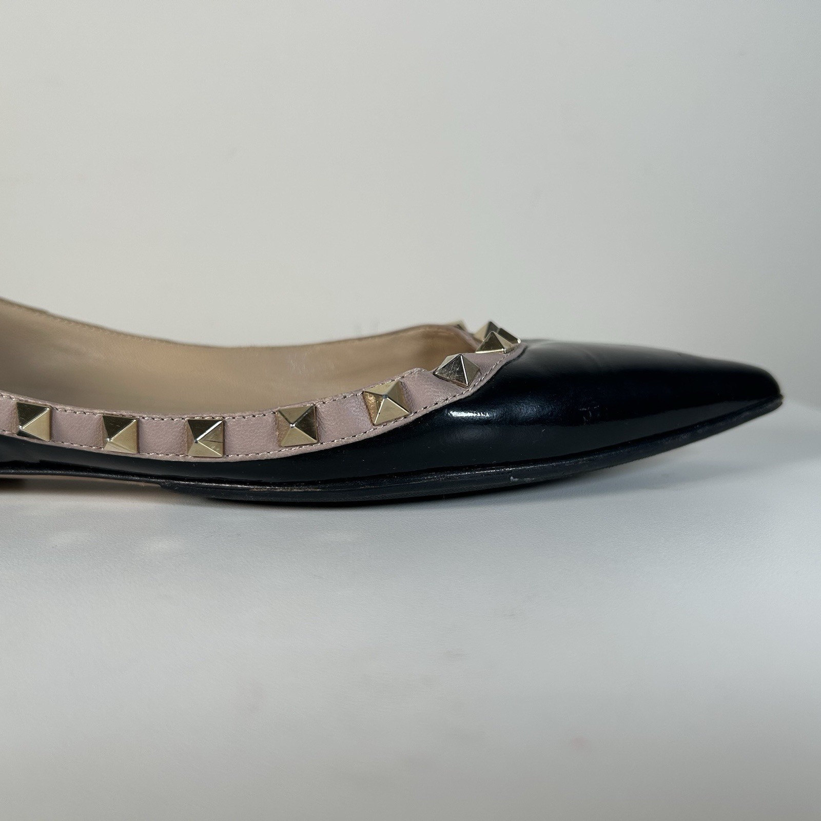 Valentino Garavani Rockstud Ballet Flats Black Pointed Toe Patent Leather Sz 39