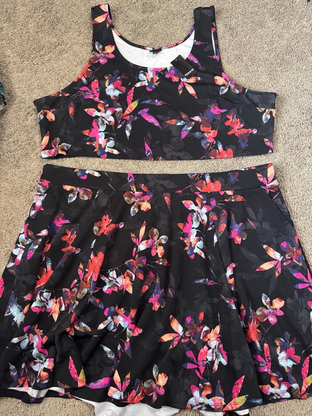 Torrid 2-Piece Floral Crop Top Scuba Tank & Skirt Black Multi Women 5X 28