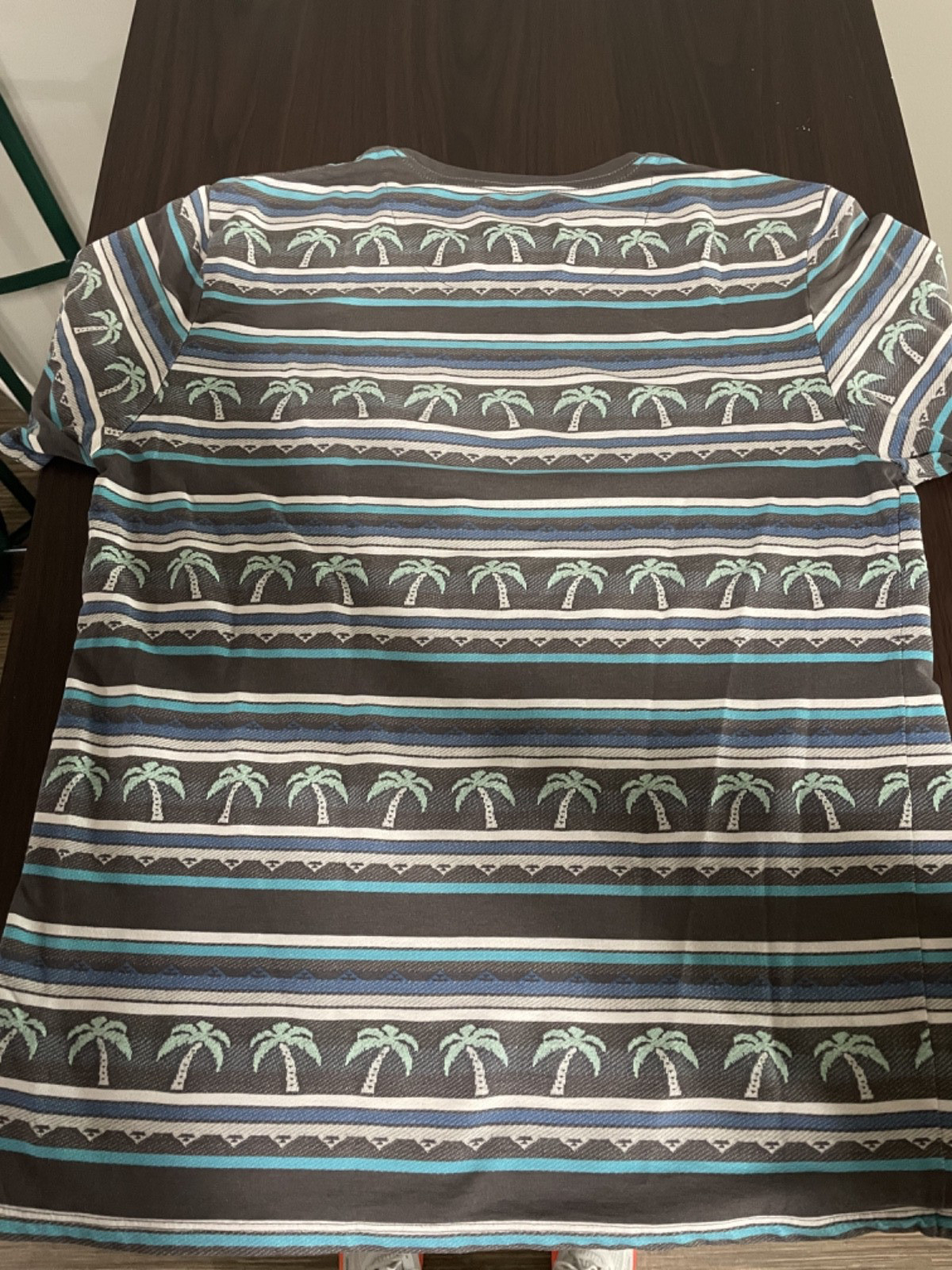 On The Byas Men’s Palm Tree Tshirt Grey/Blue/Green/White Large