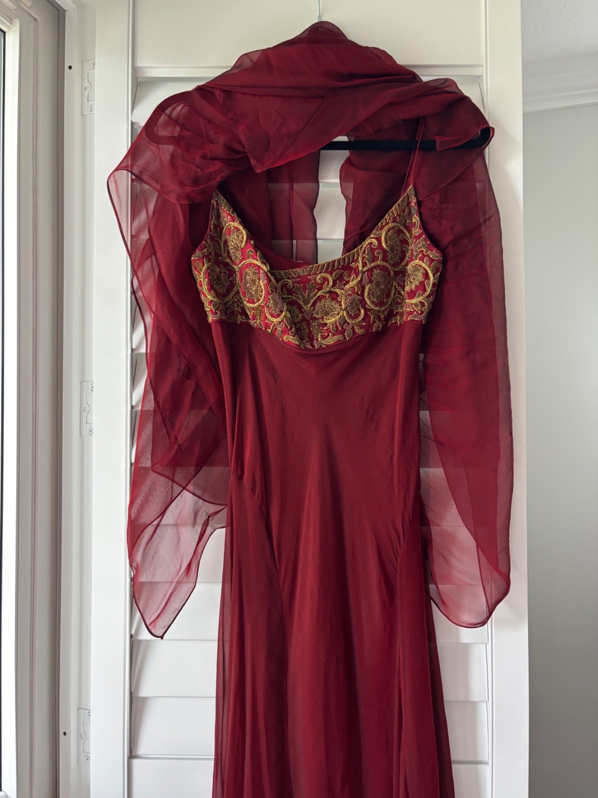 Vintage Carmen Marc Valvo Collection 100% Silk Embroidered Evening Gown