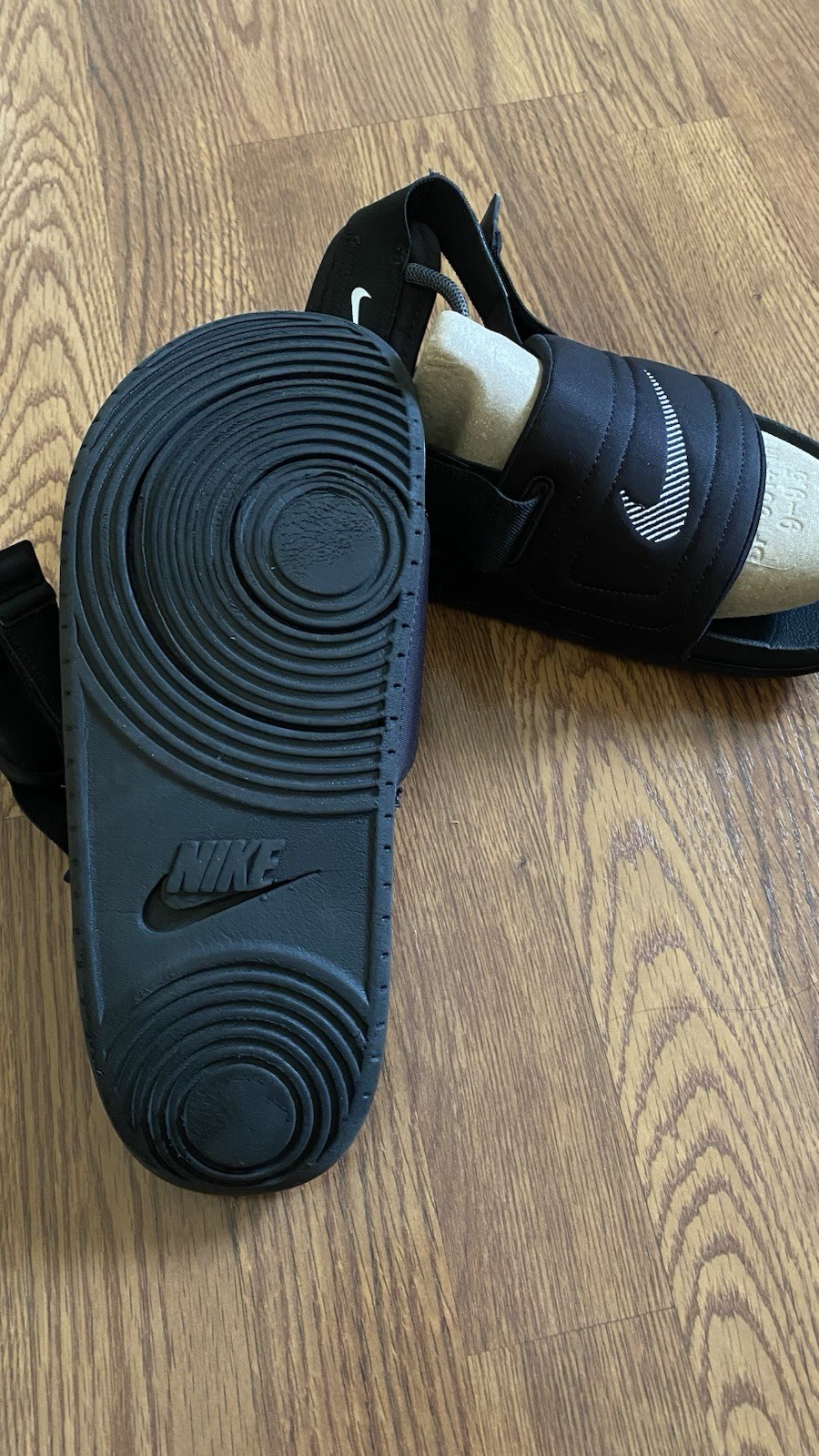 nike sandals men 11 used