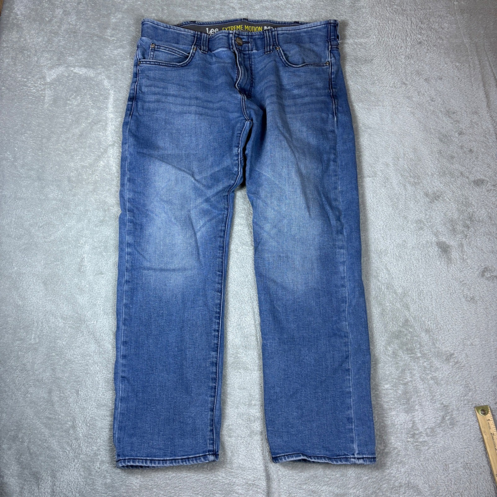 Lee Jeans Mens 36×29 Extreme Motion MVP Slim Straight Whiskered Faded Stretch