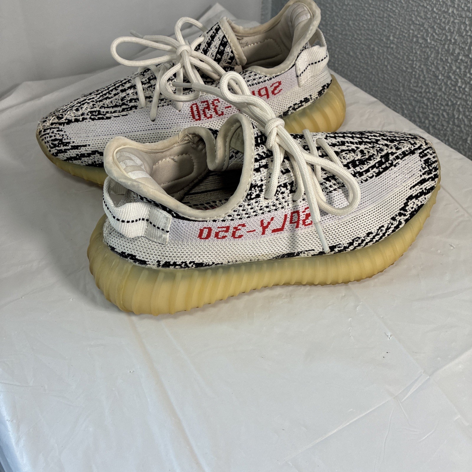 Adidas Yeezy Boost 350 V2 Zebra Men’s size 6 Used CP9654 No Box