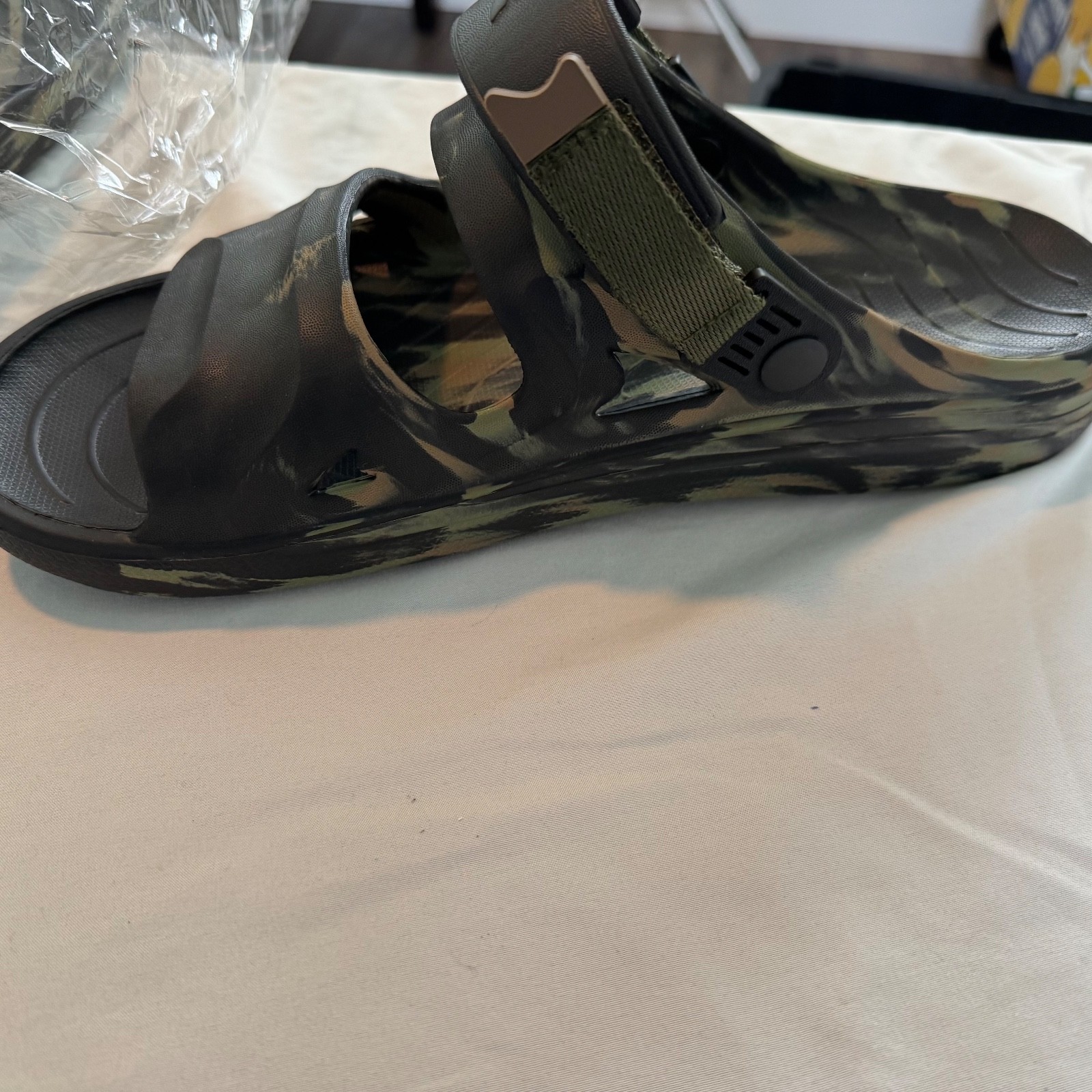Rugged Shark Size 9 Men’s Clog Green Camouflage NWT