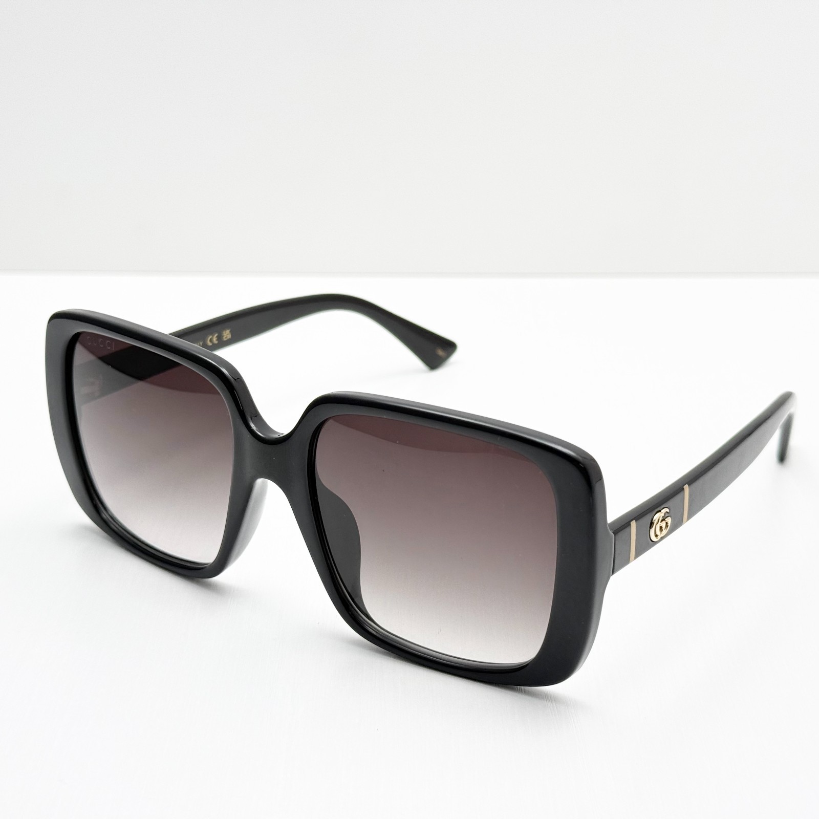 GUCCI GG0632SA 001 Black Gold Oversized Sunglasses Gray Gradient Lens 56-18-145