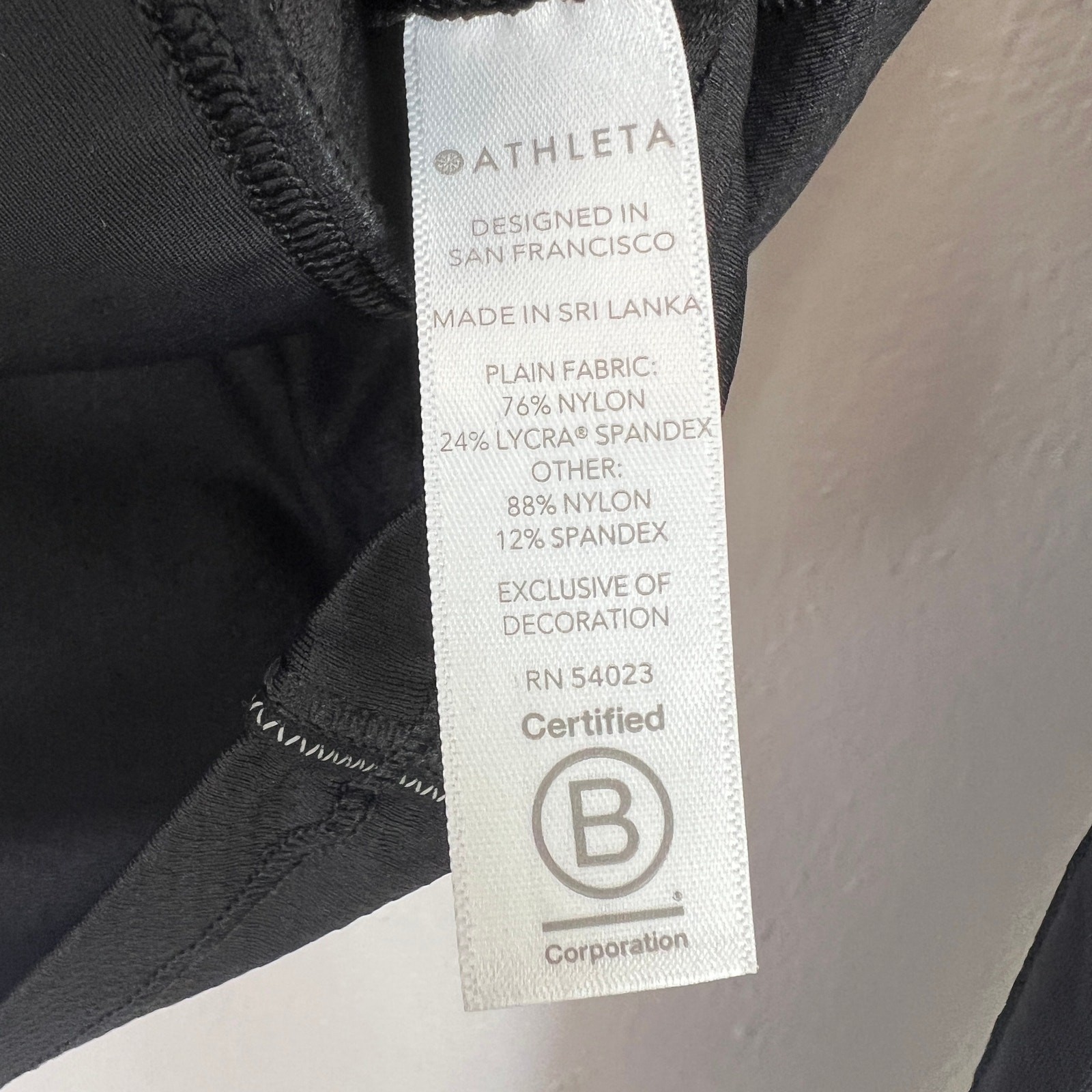 Athleta Black Eclipse Long Sleeve Shirt Top Thumbholes Women’s Sz XS Active Gym