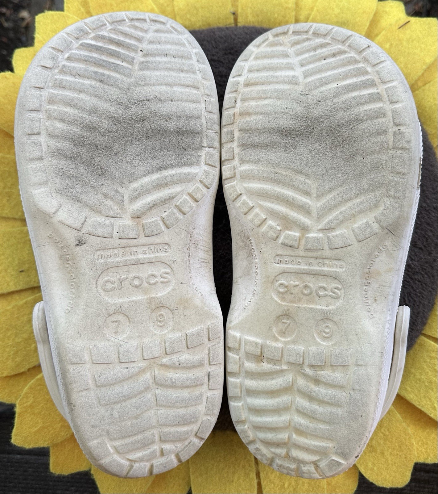 Crocs Classic White Clog Sandals Men’s US 7 Slip-On Straps MPN 10001
