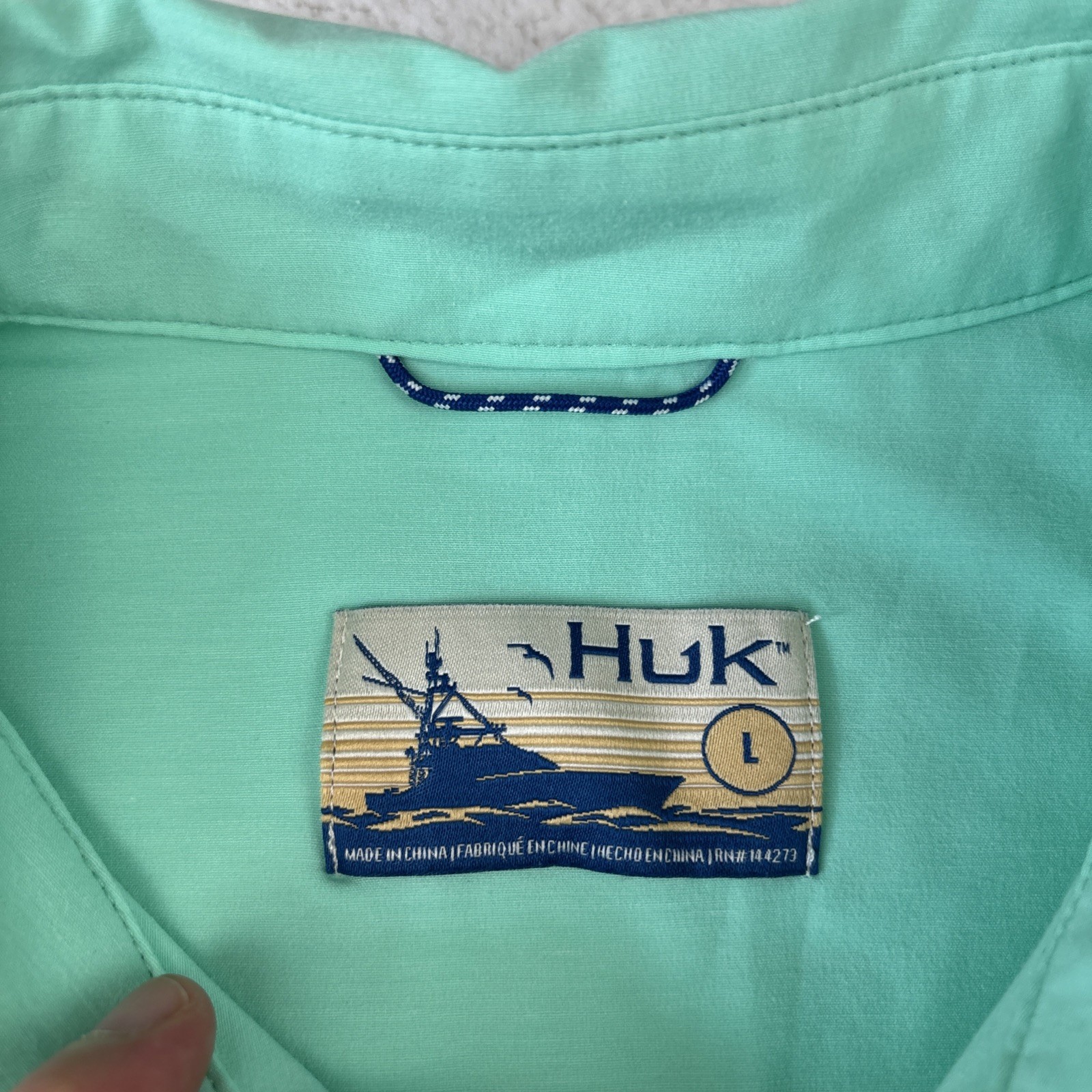 HUK Kona Button-Down Shirt Large Green Short Sleeve Lightweight Stretch Fishing