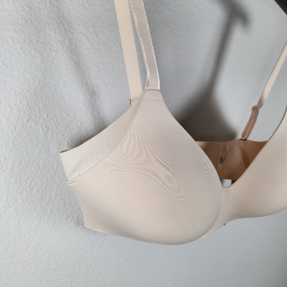 Knix Seamless Comfort Bra Beige Size 7 Wireless Full Coverage Smooth Feel 34/36