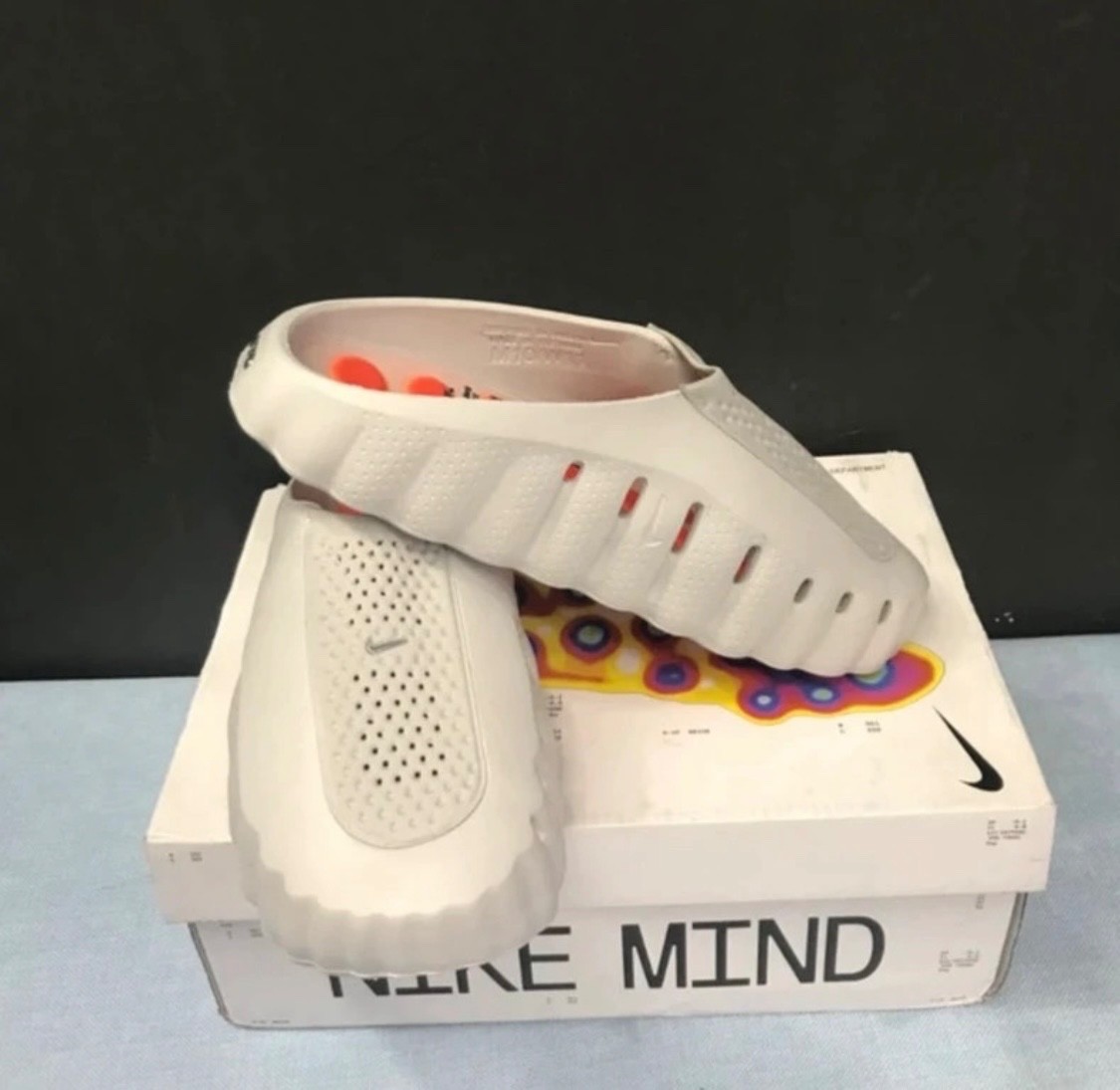 Nike Mind 001